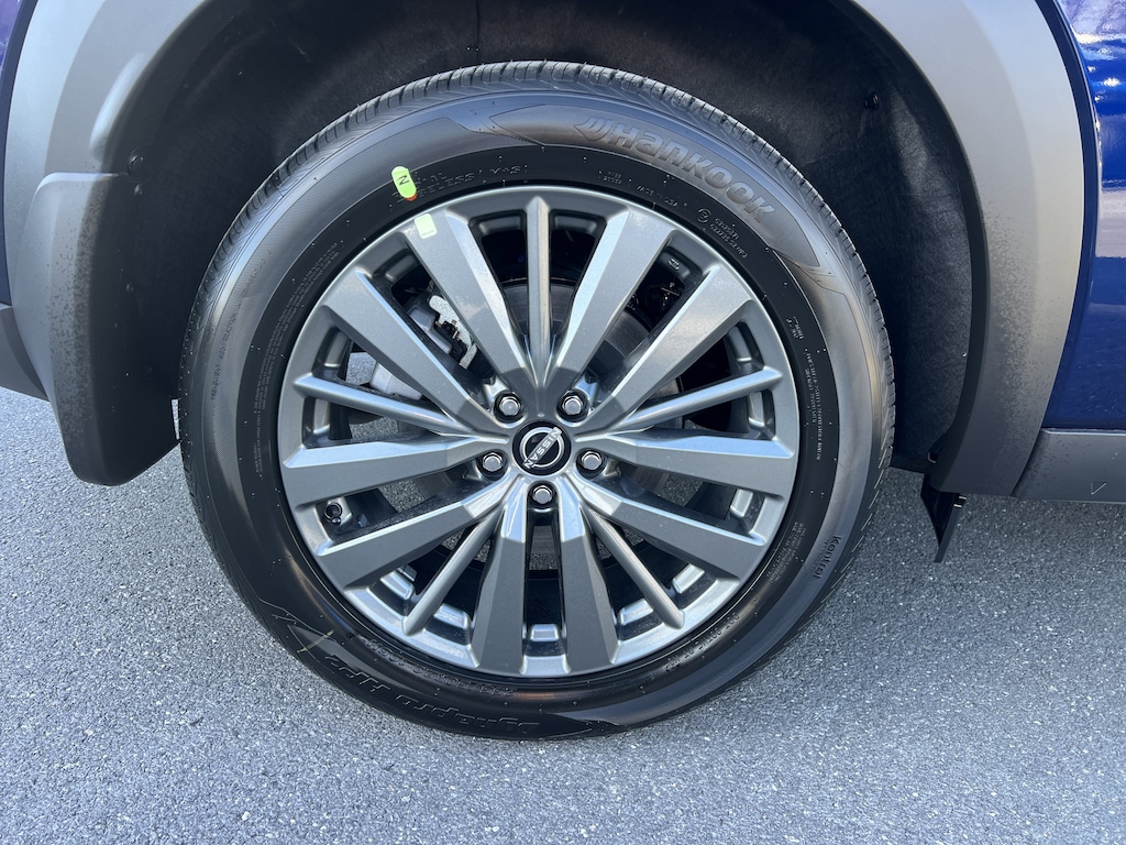 New 2025 Nissan Pathfinder SL SUV