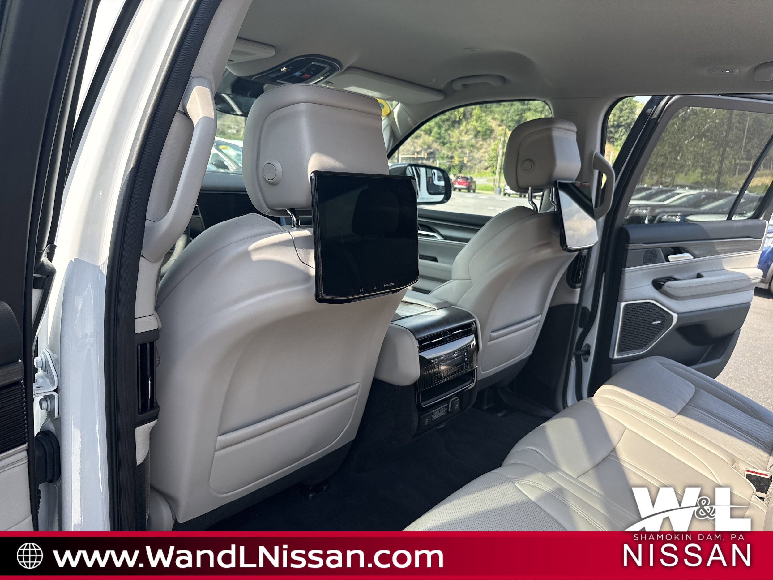 2023 Jeep Wagoneer Series III - Photo 15