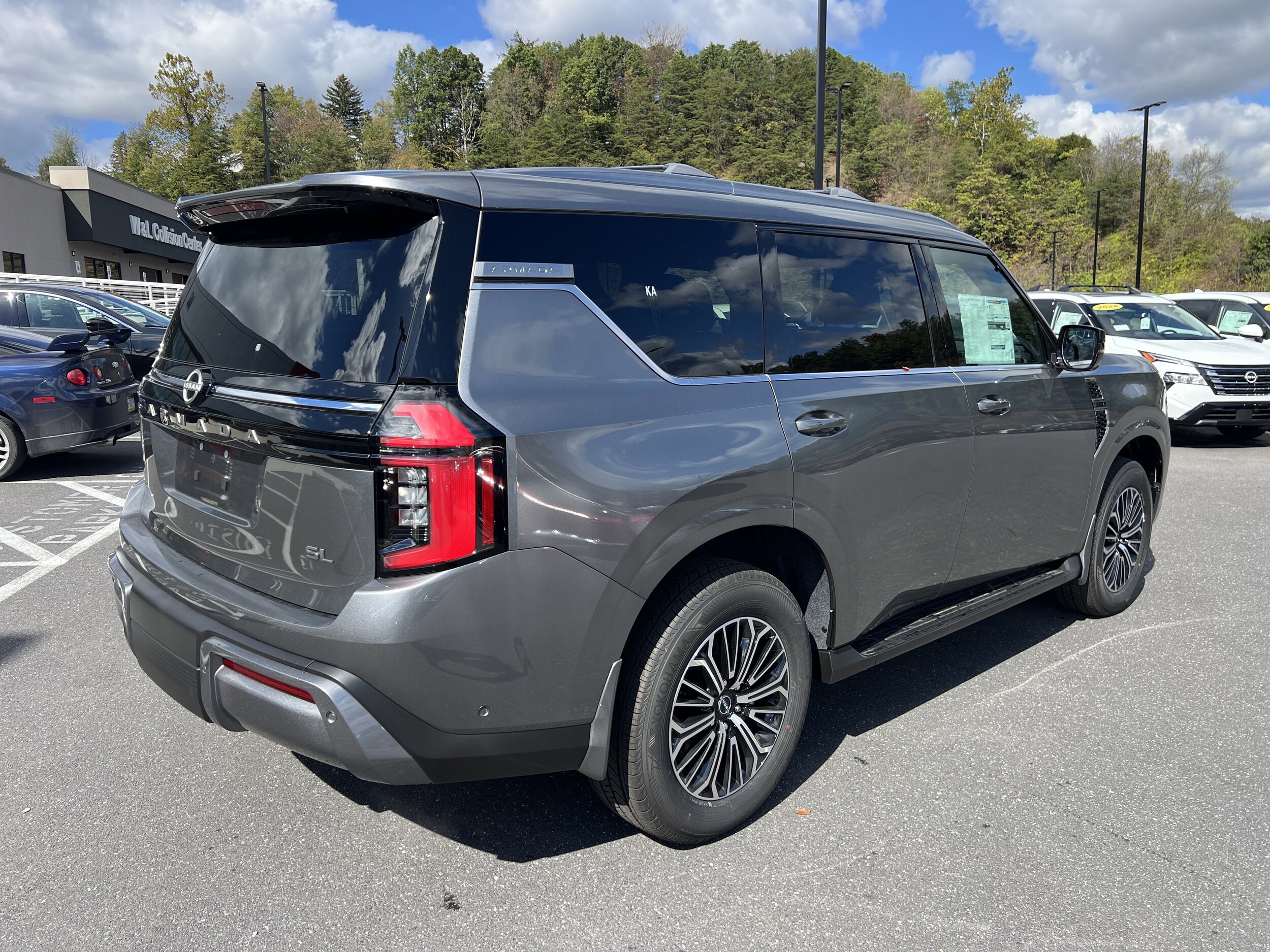 2026 Nissan Armada SL photo 4