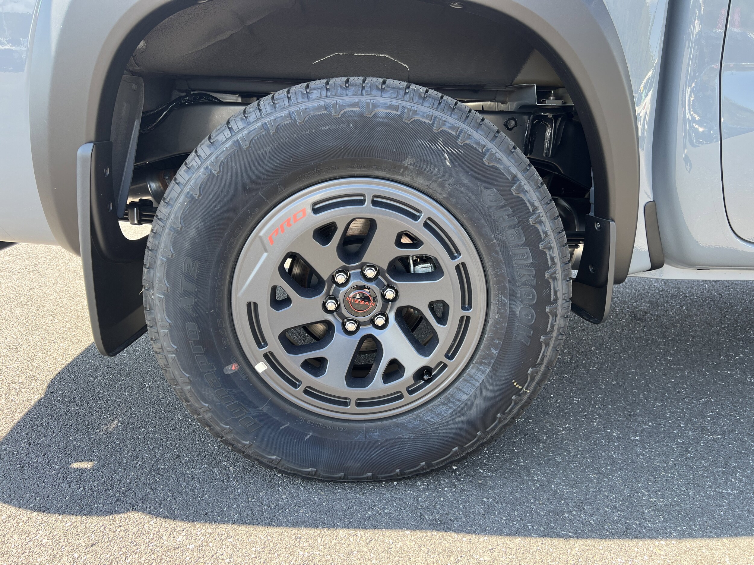 2025 Nissan Frontier PRO-4X photo 2
