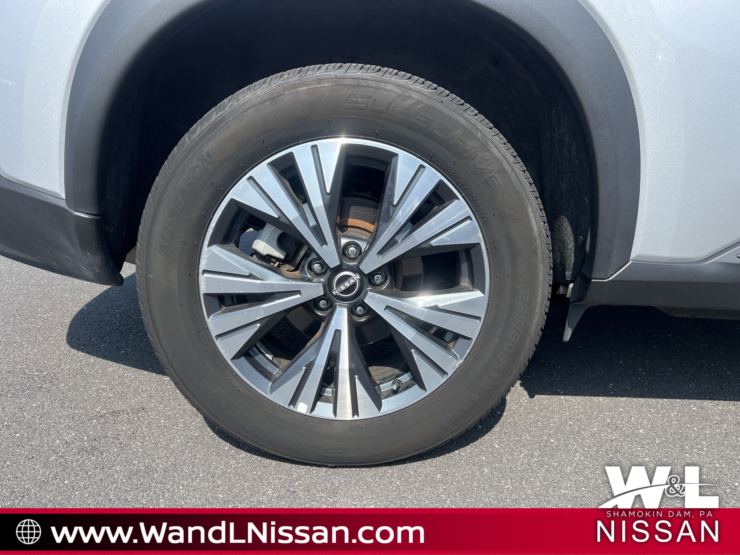 2023 Nissan Rogue SV photo 3