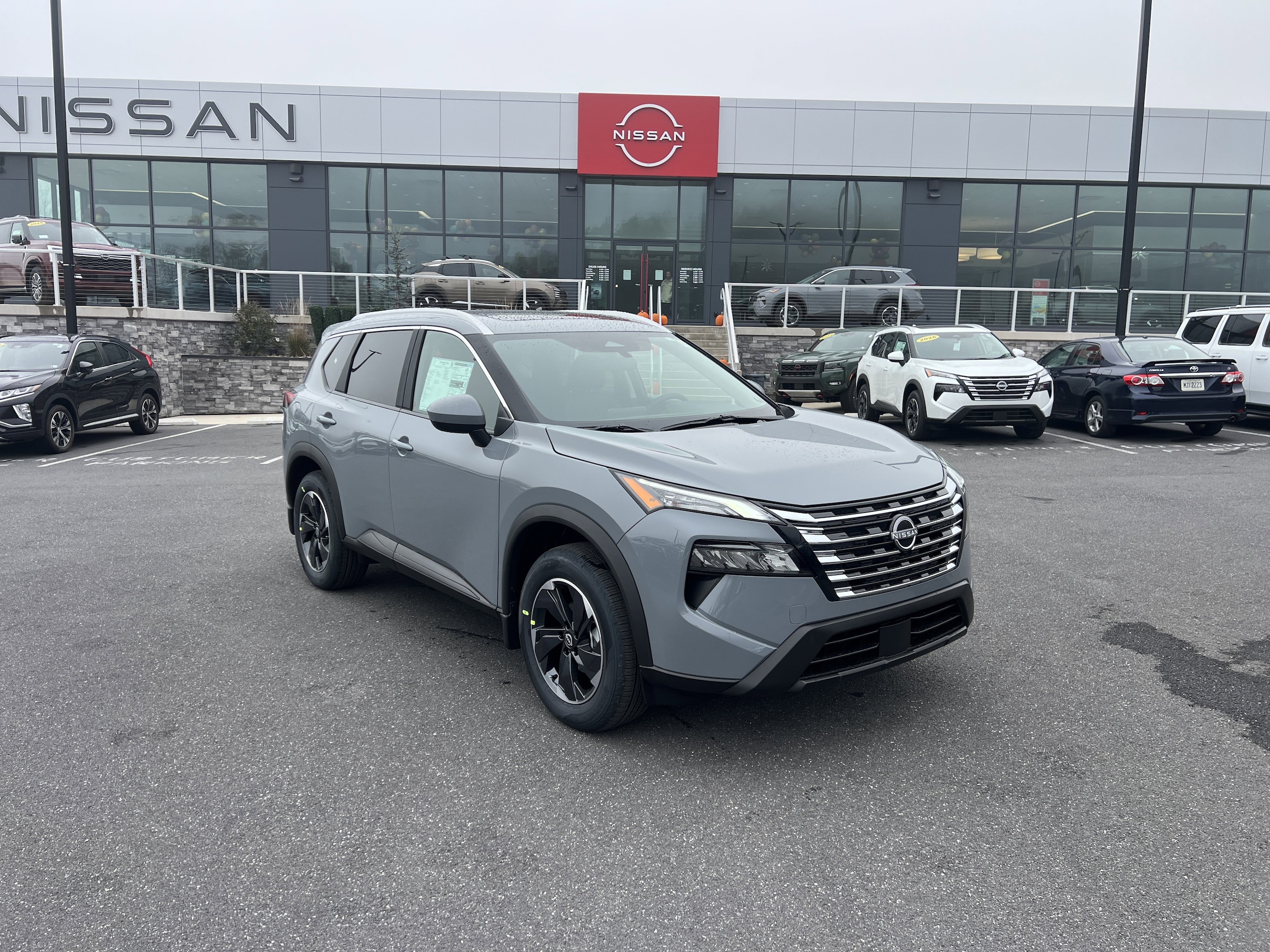 2026 Nissan Rogue SV's photo