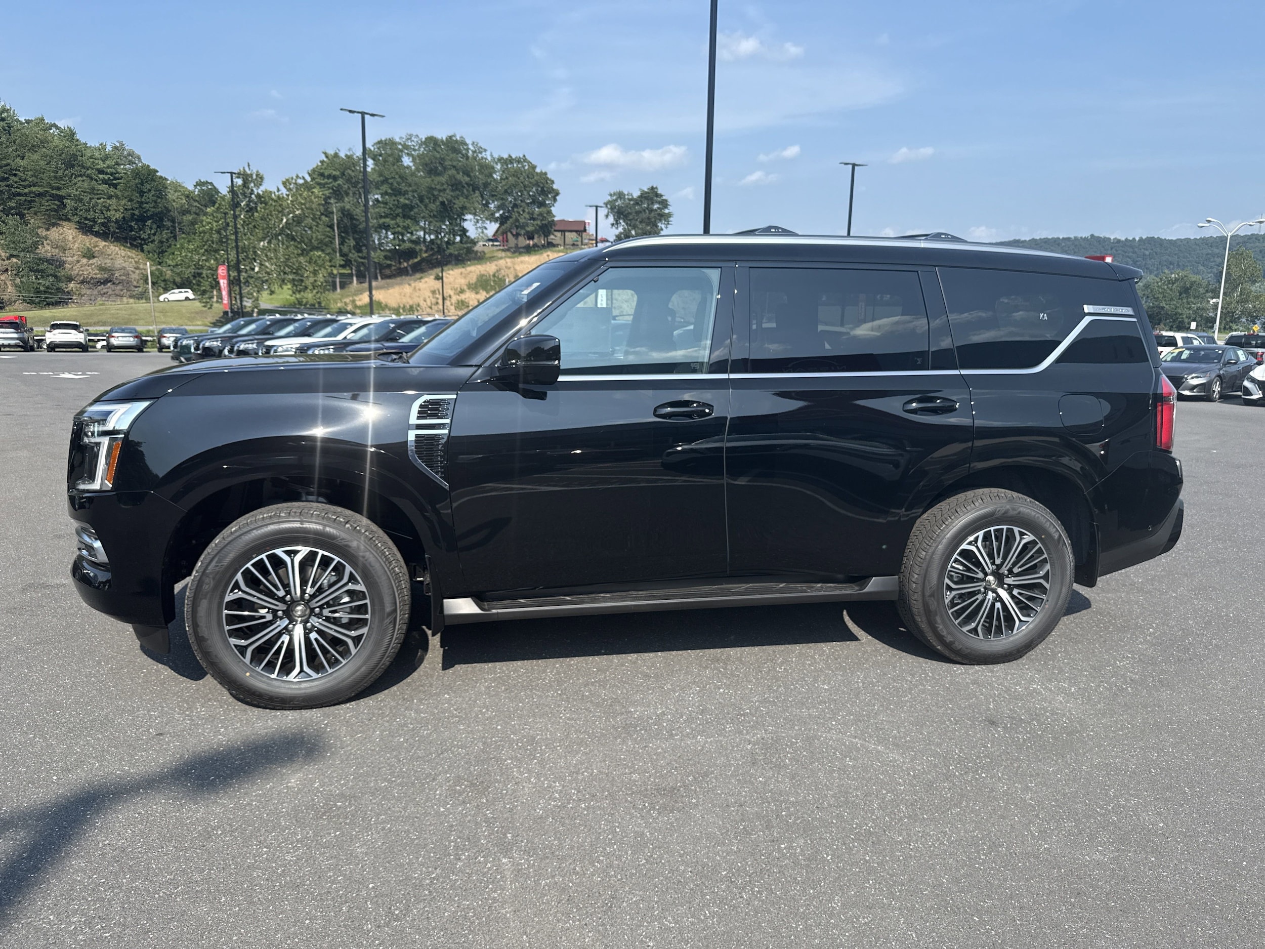 2025 Nissan Armada SL photo 4