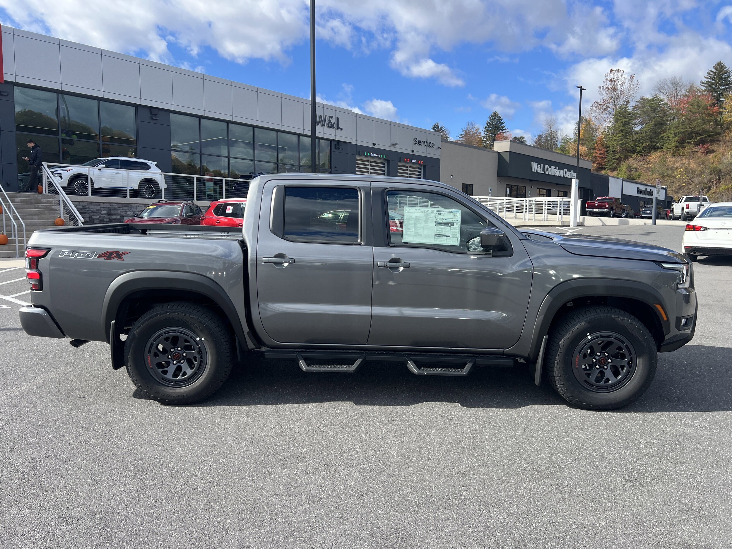 2026 Nissan Frontier PRO-4X photo 2