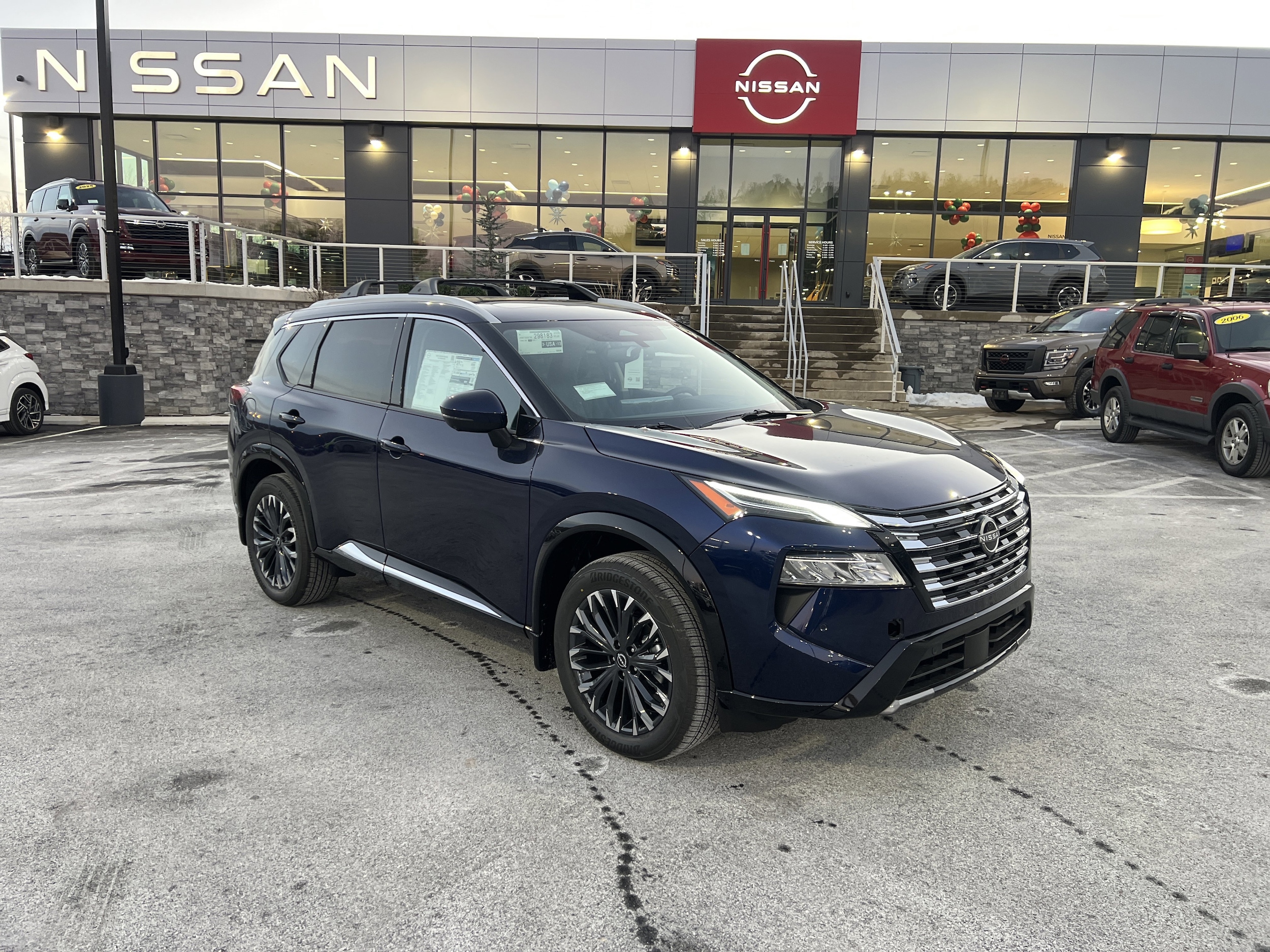 2026 Nissan Rogue Platinum's photo