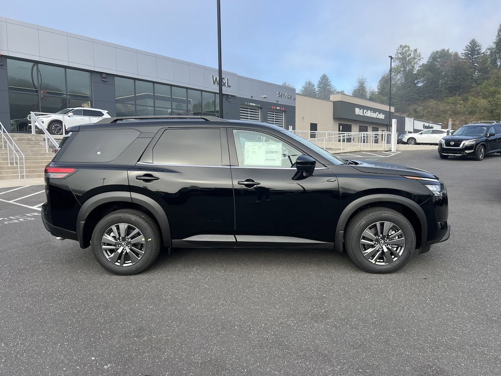 New 2025 Nissan Pathfinder SV SUV
