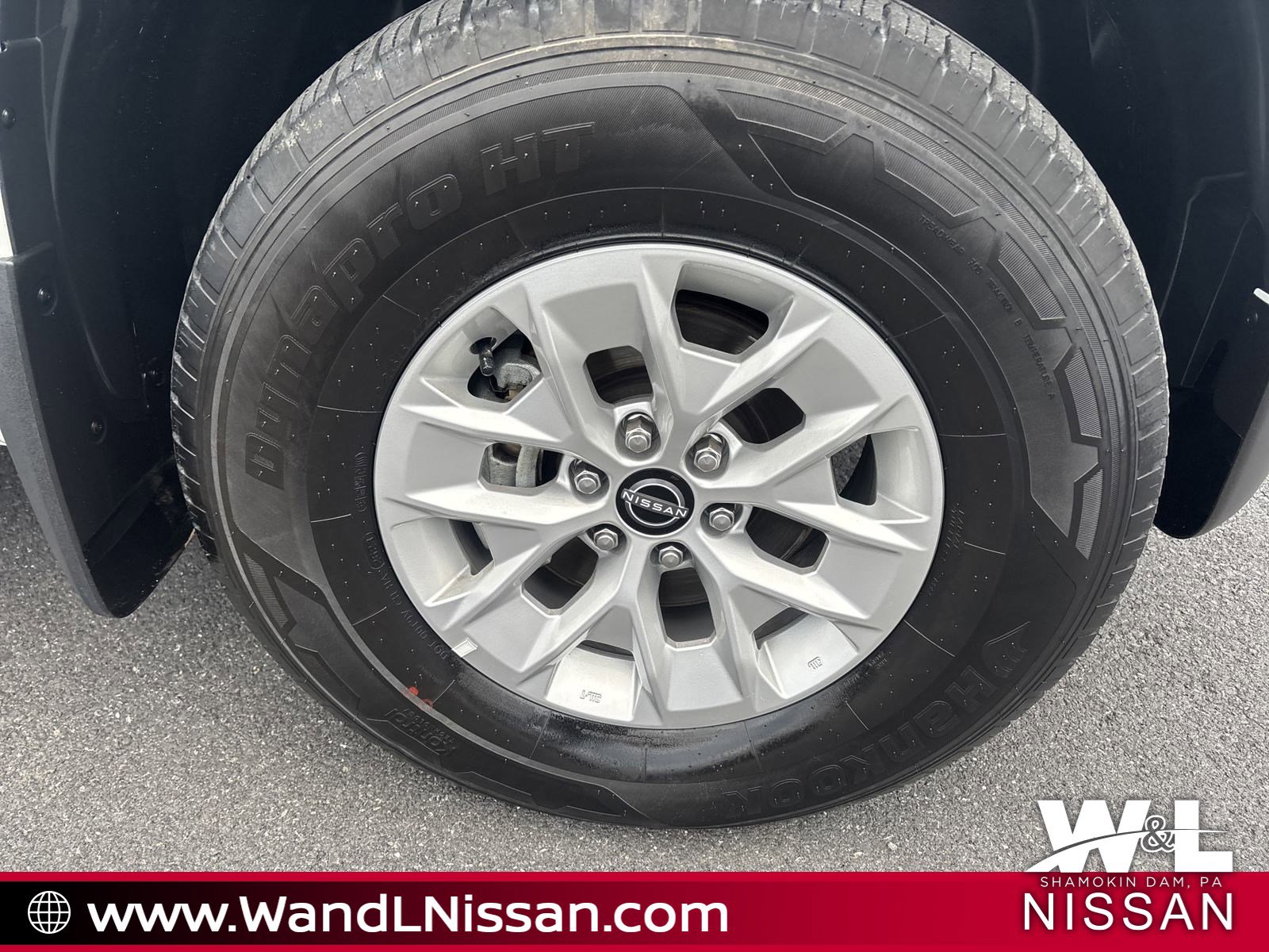 2024 Nissan Frontier SV photo 2