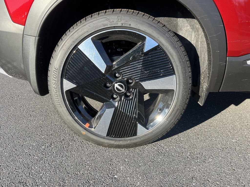 New 2026 Nissan Kicks SR SUV