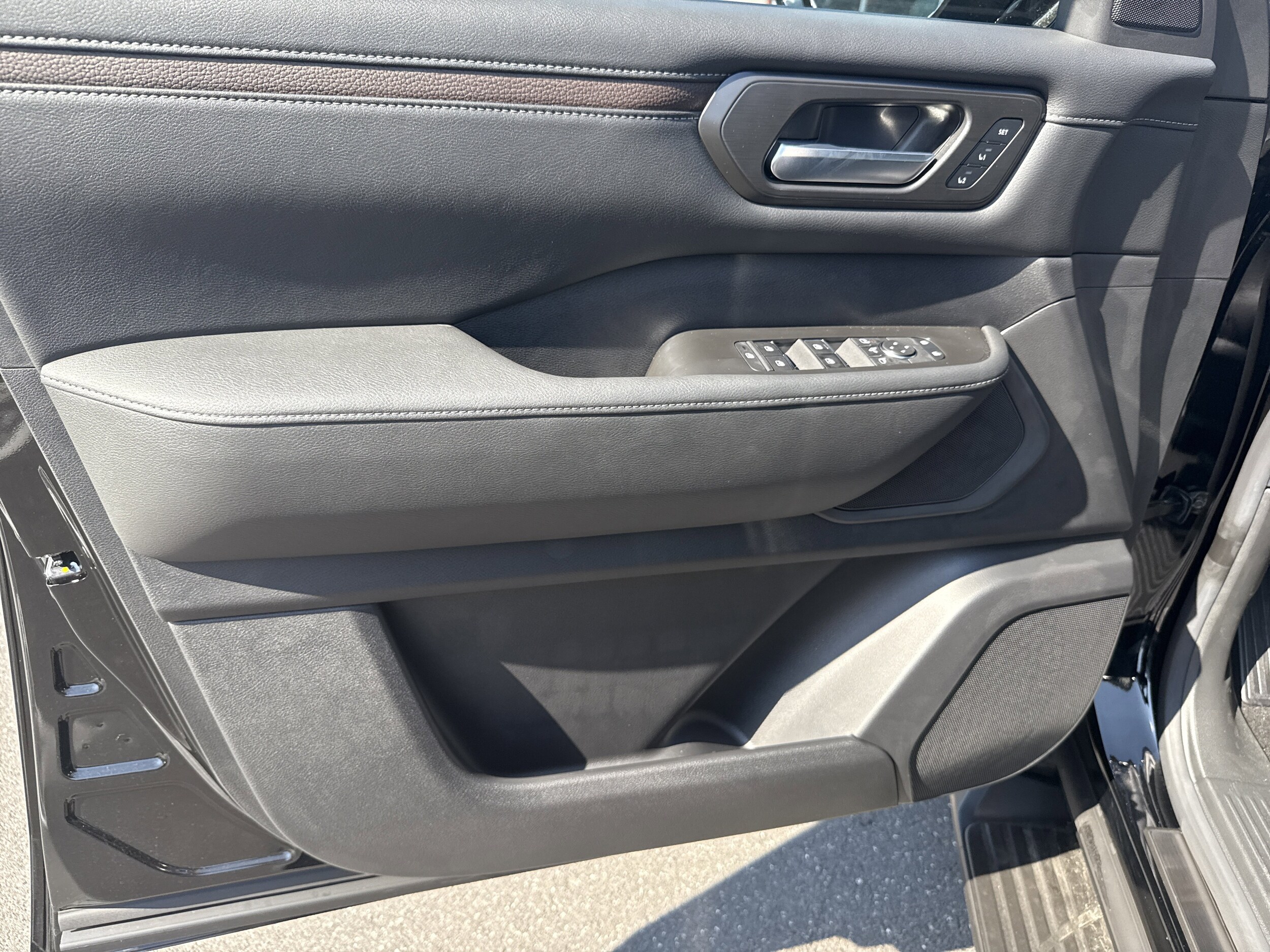 2026 Nissan Armada SL - Photo 23