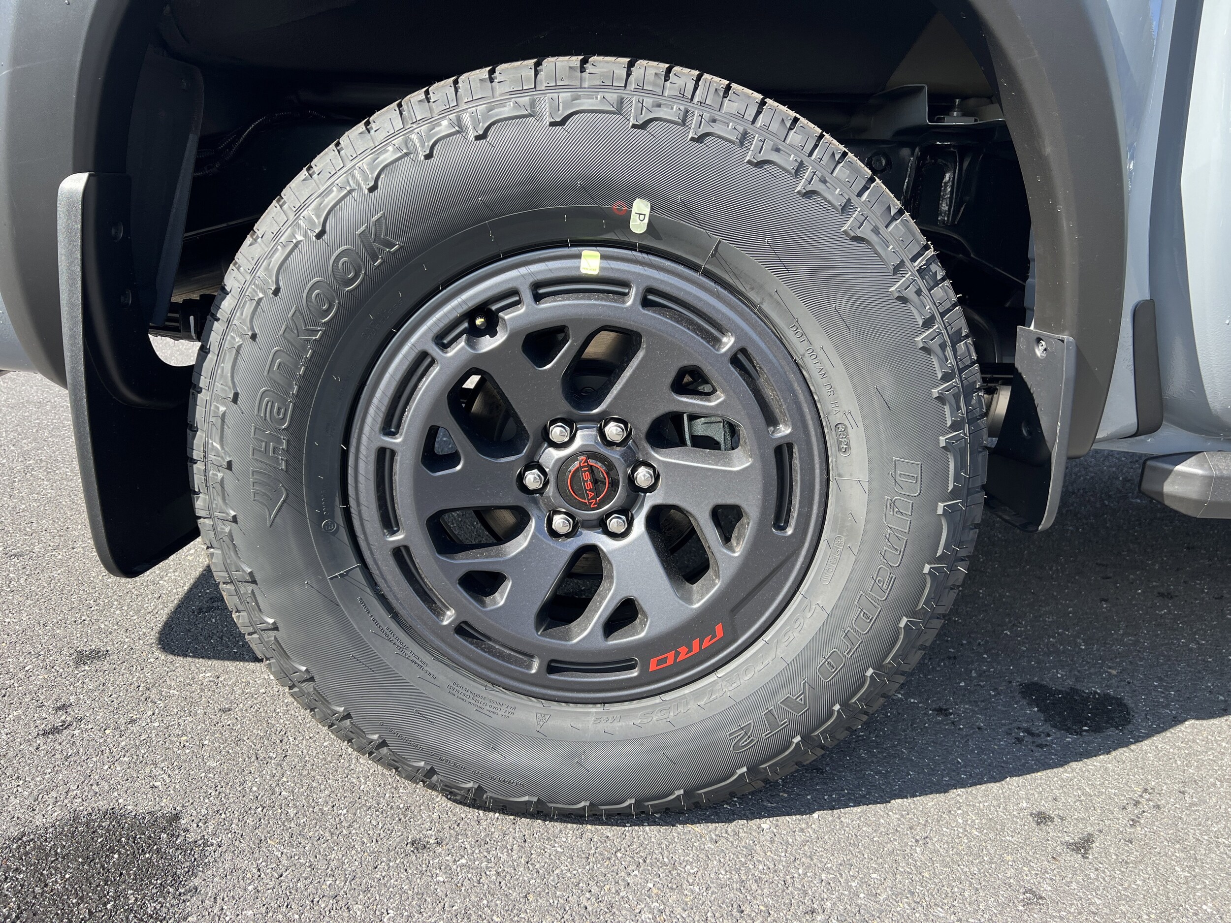 2026 Nissan Frontier PRO-4X Crew Cab photo 2