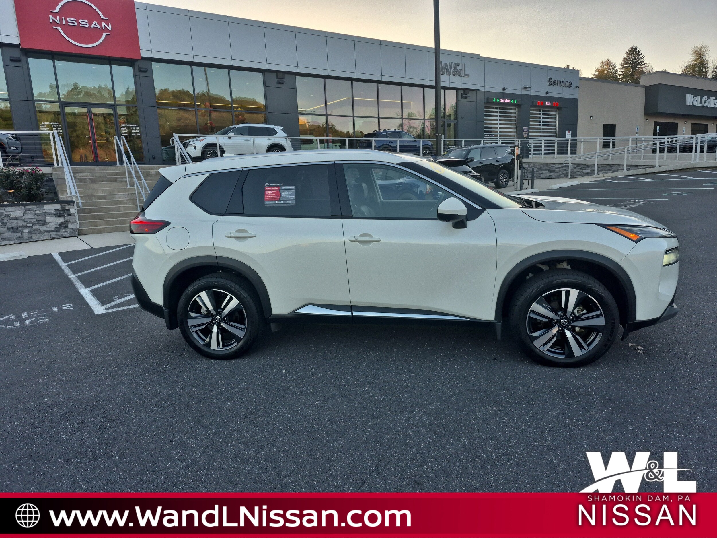 2021 Nissan Rogue SL photo 2