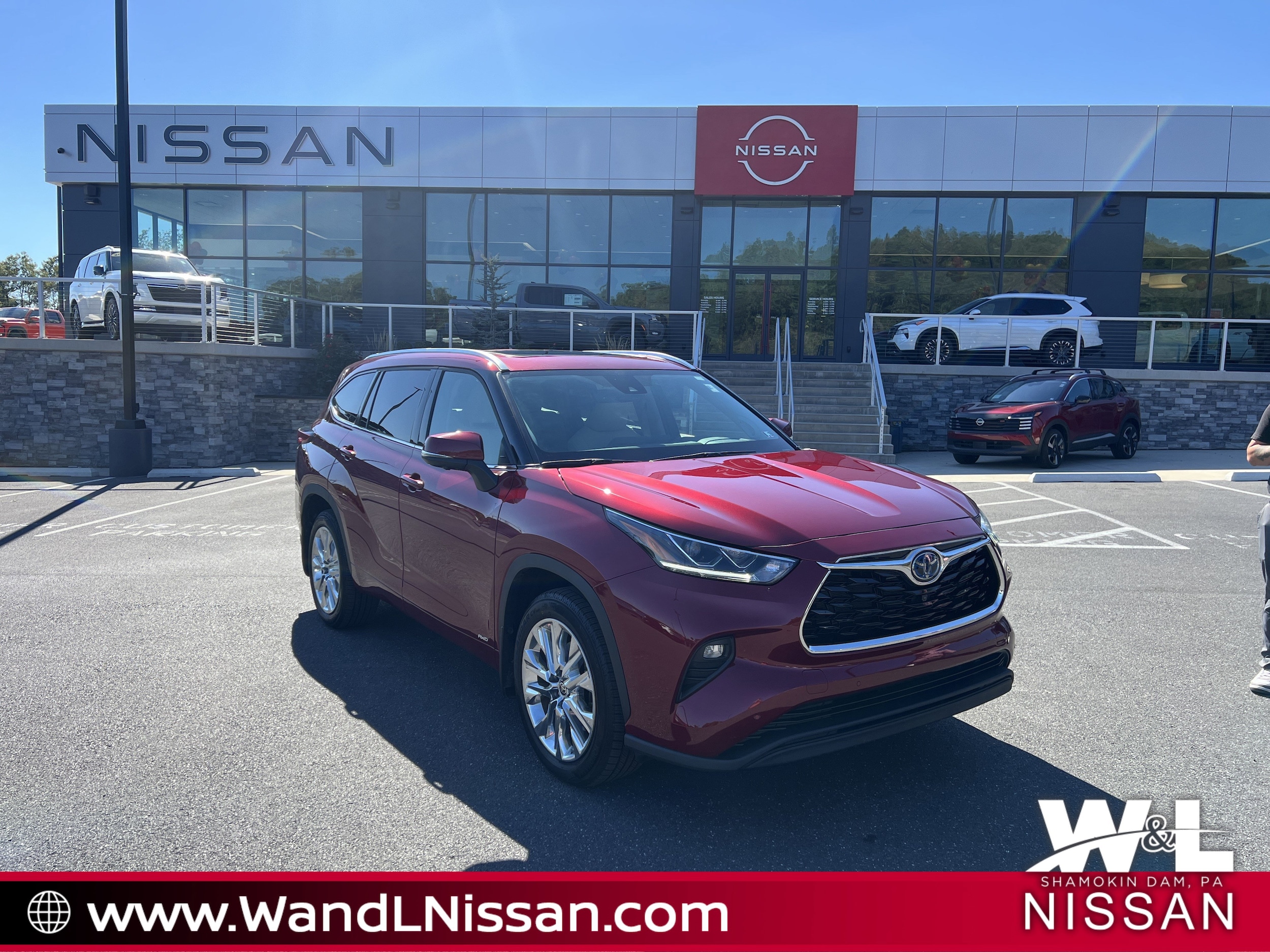 2023 Toyota Highlander Limited's photo