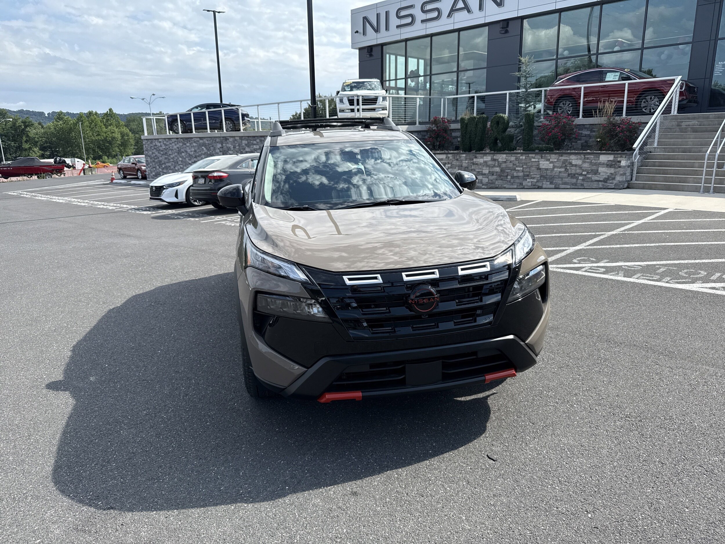 2026 Nissan Rogue SV photo 2