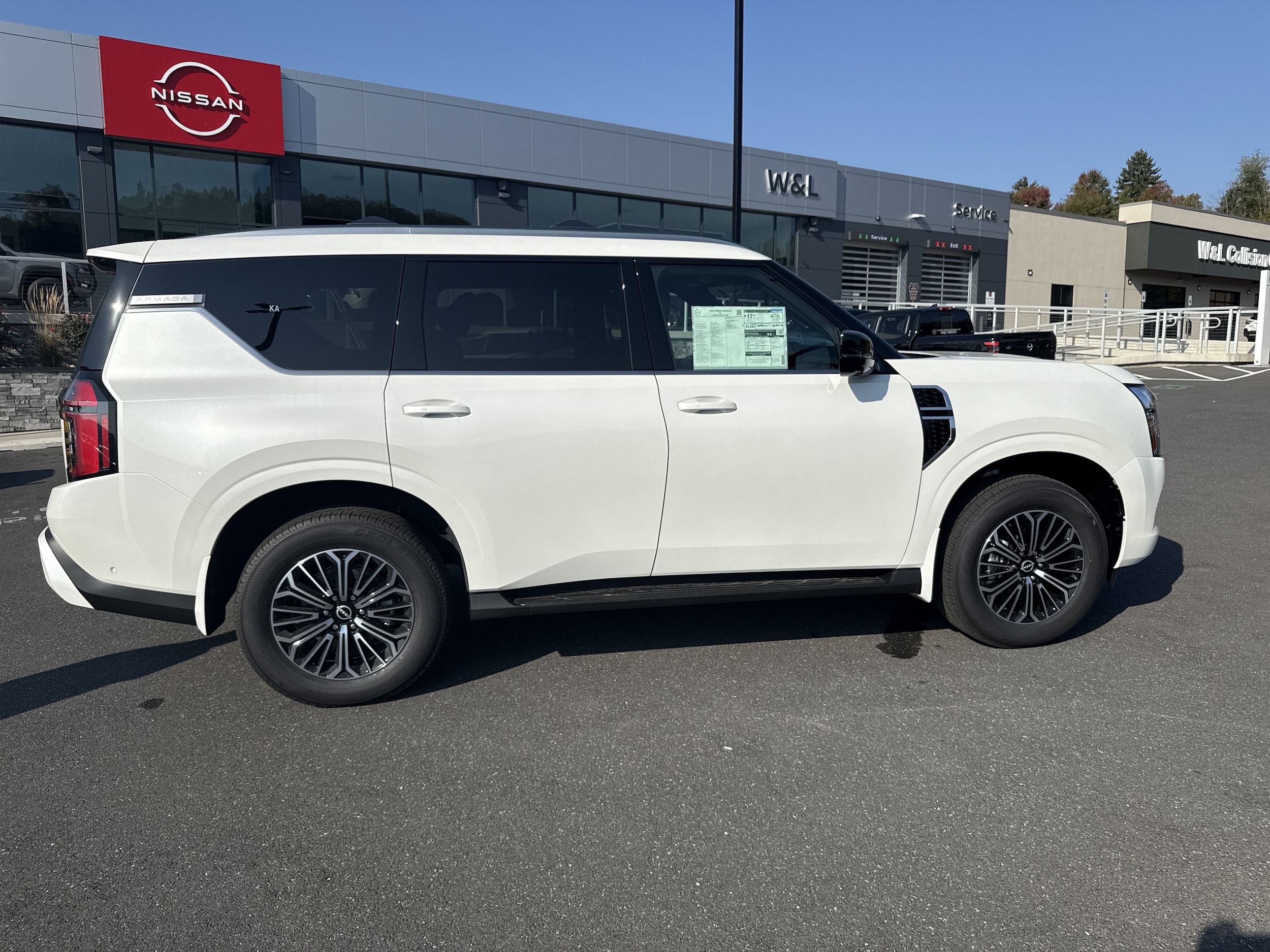 2026 Nissan Armada SL - Photo 8