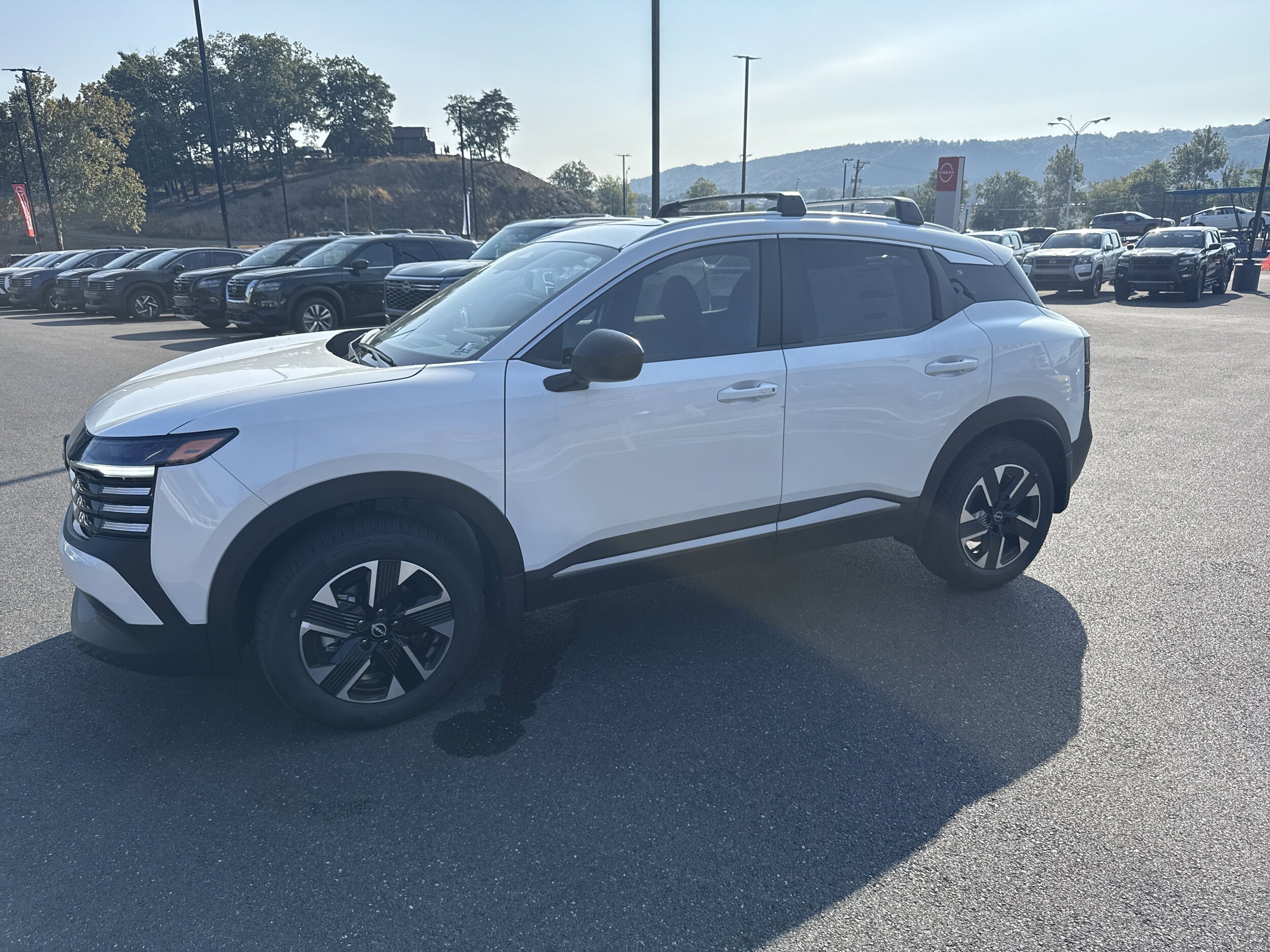2026 Nissan Kicks SV photo 3