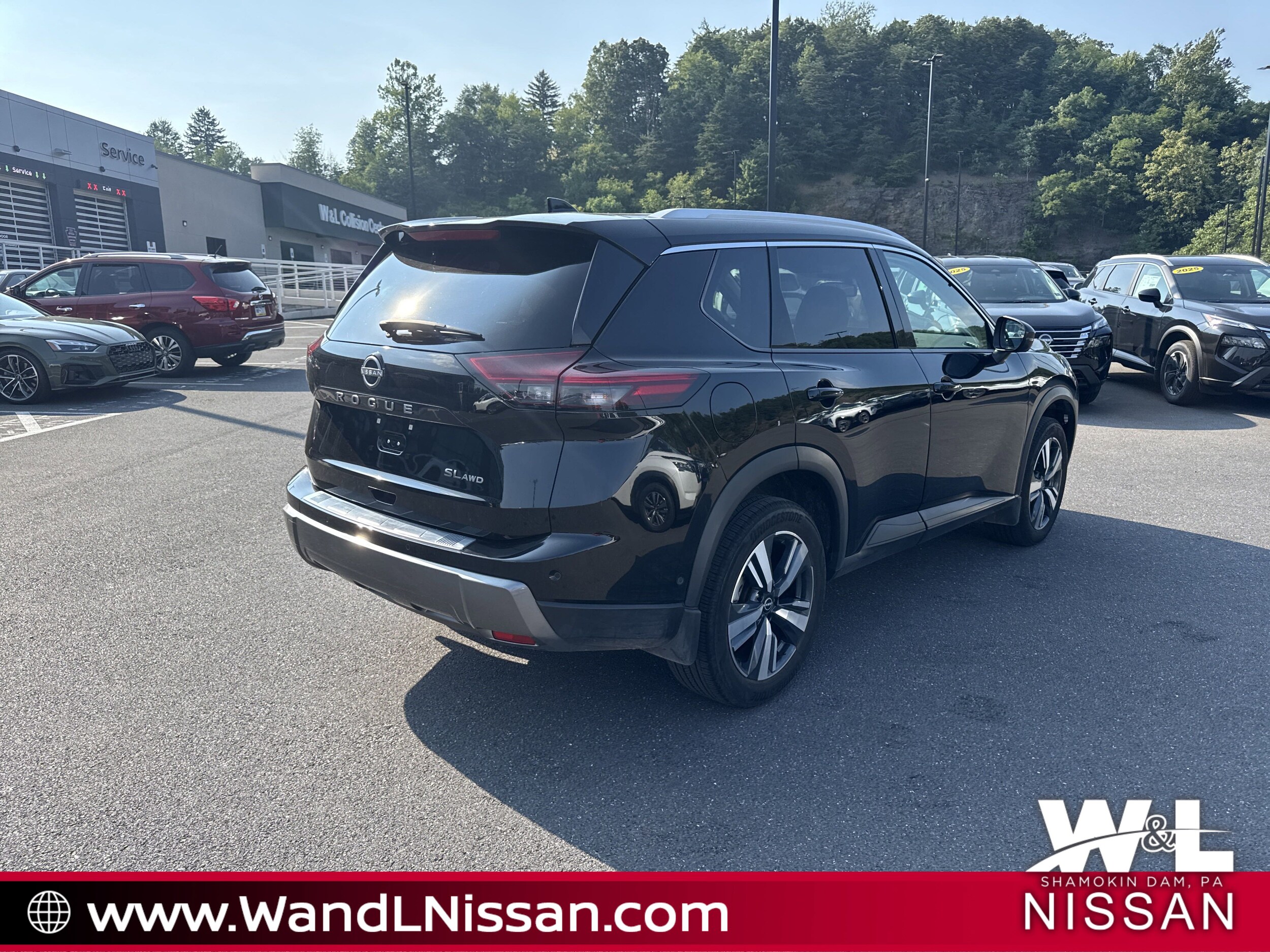 2024 Nissan Rogue SL photo 3