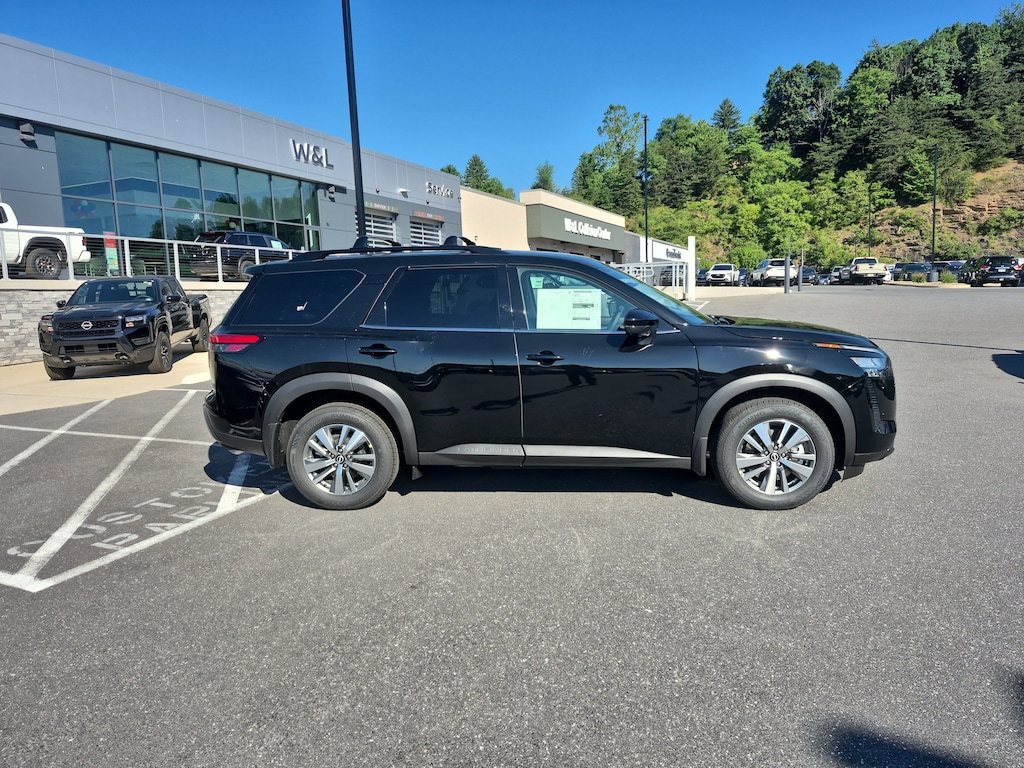 New 2026 Nissan Pathfinder SL SUV