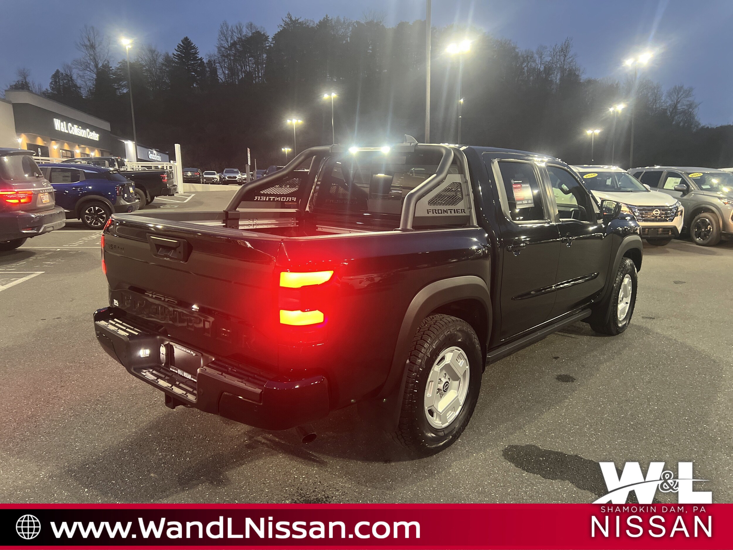 2024 Nissan Frontier Hardbody Edition photo 2