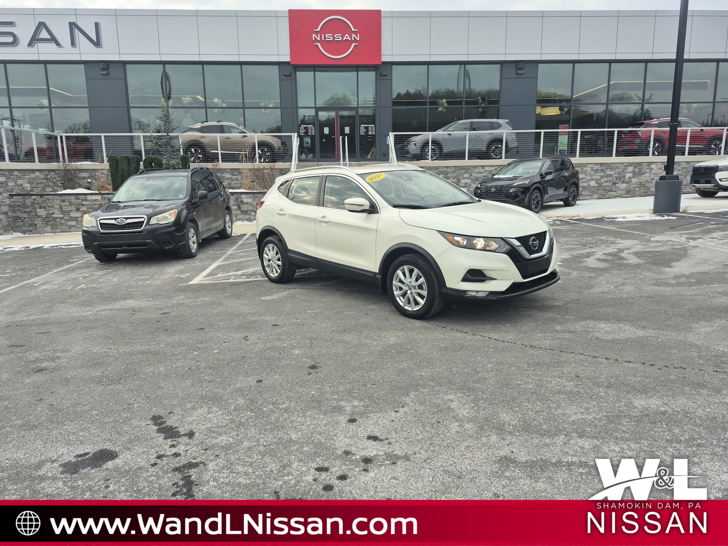 2021 Nissan Rogue Sport SV's photo