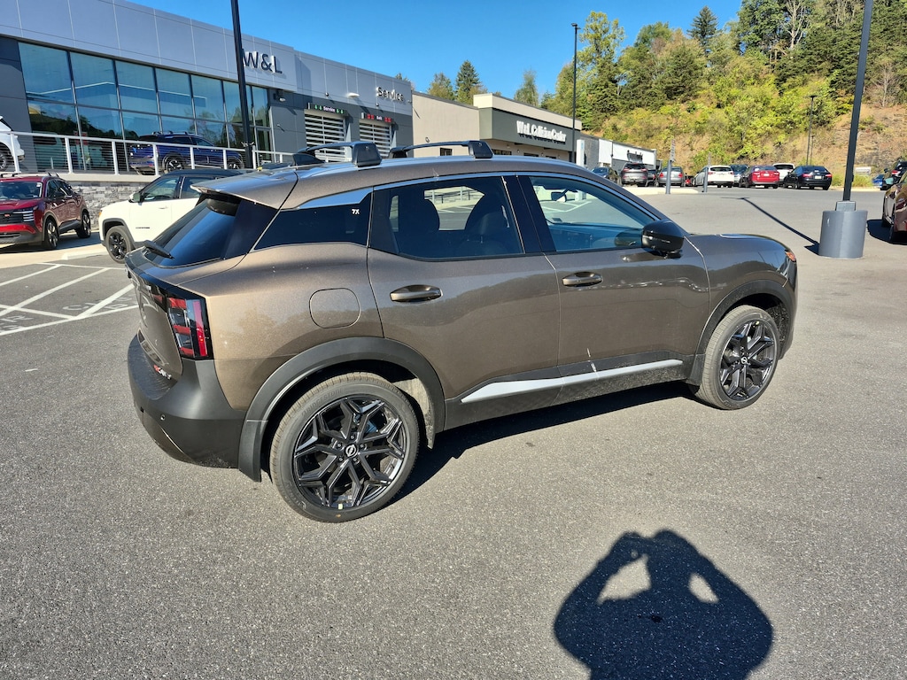 New 2026 Nissan Kicks SR SUV