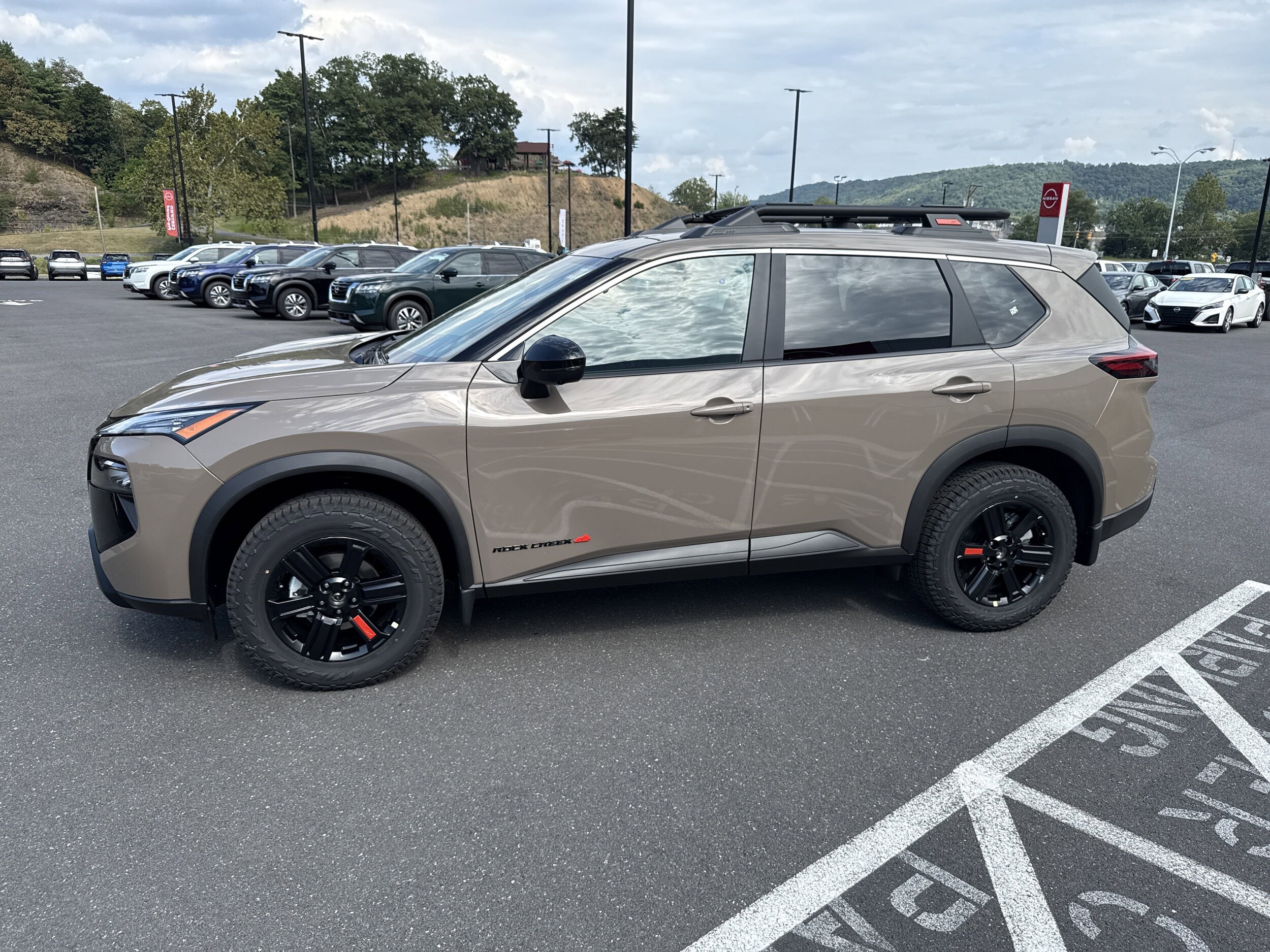 2026 Nissan Rogue SV photo 2