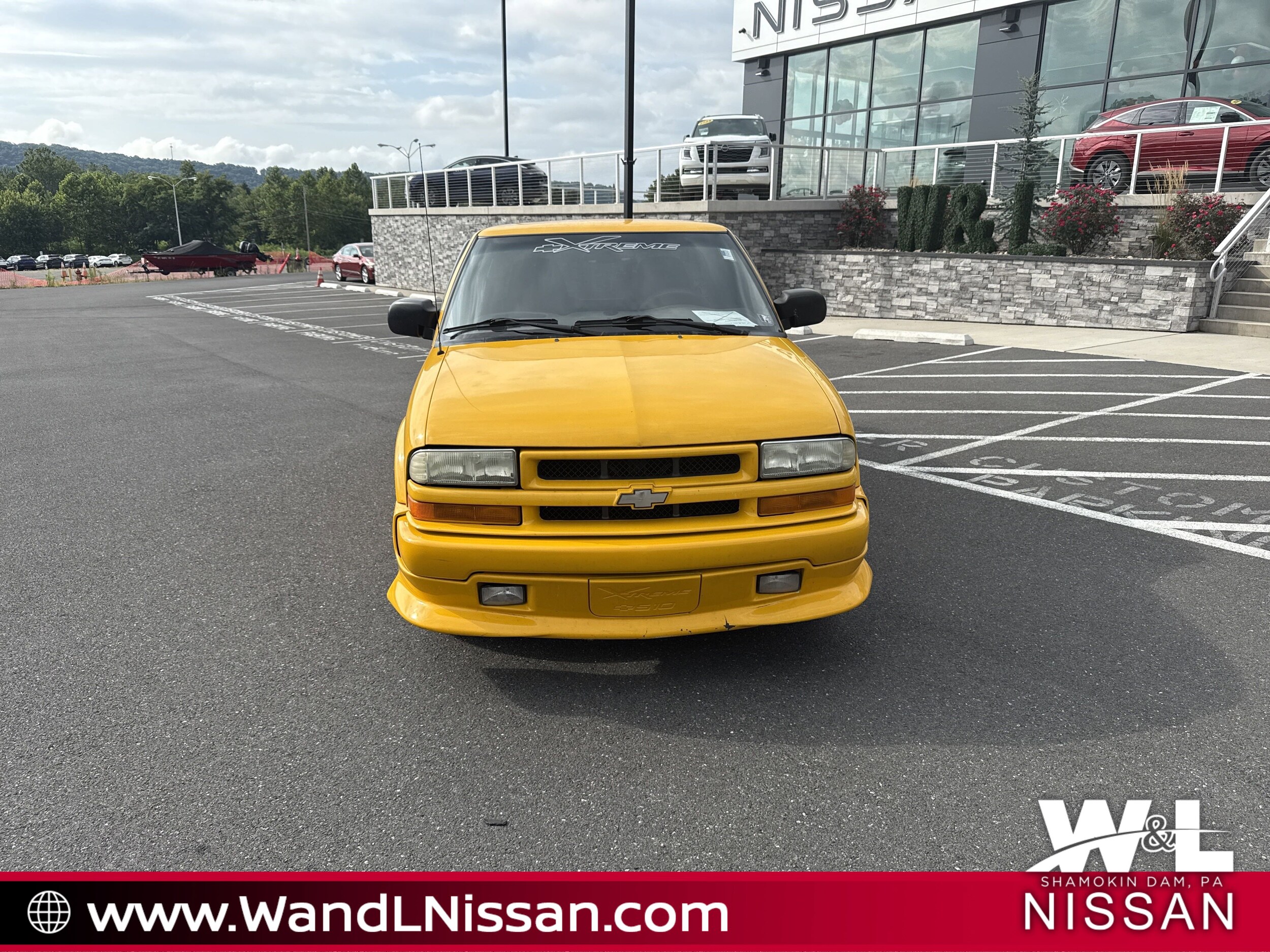 2003 Chevrolet S-10 Pickup photo 2