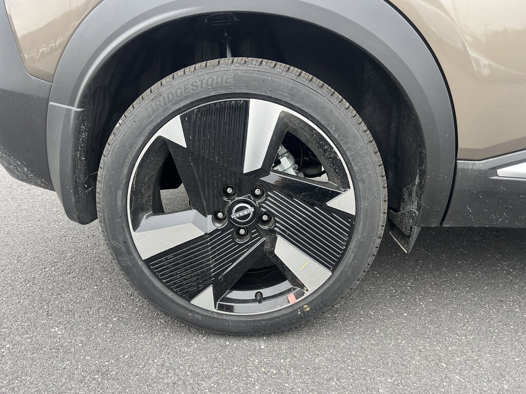 New 2026 Nissan Kicks SR SUV