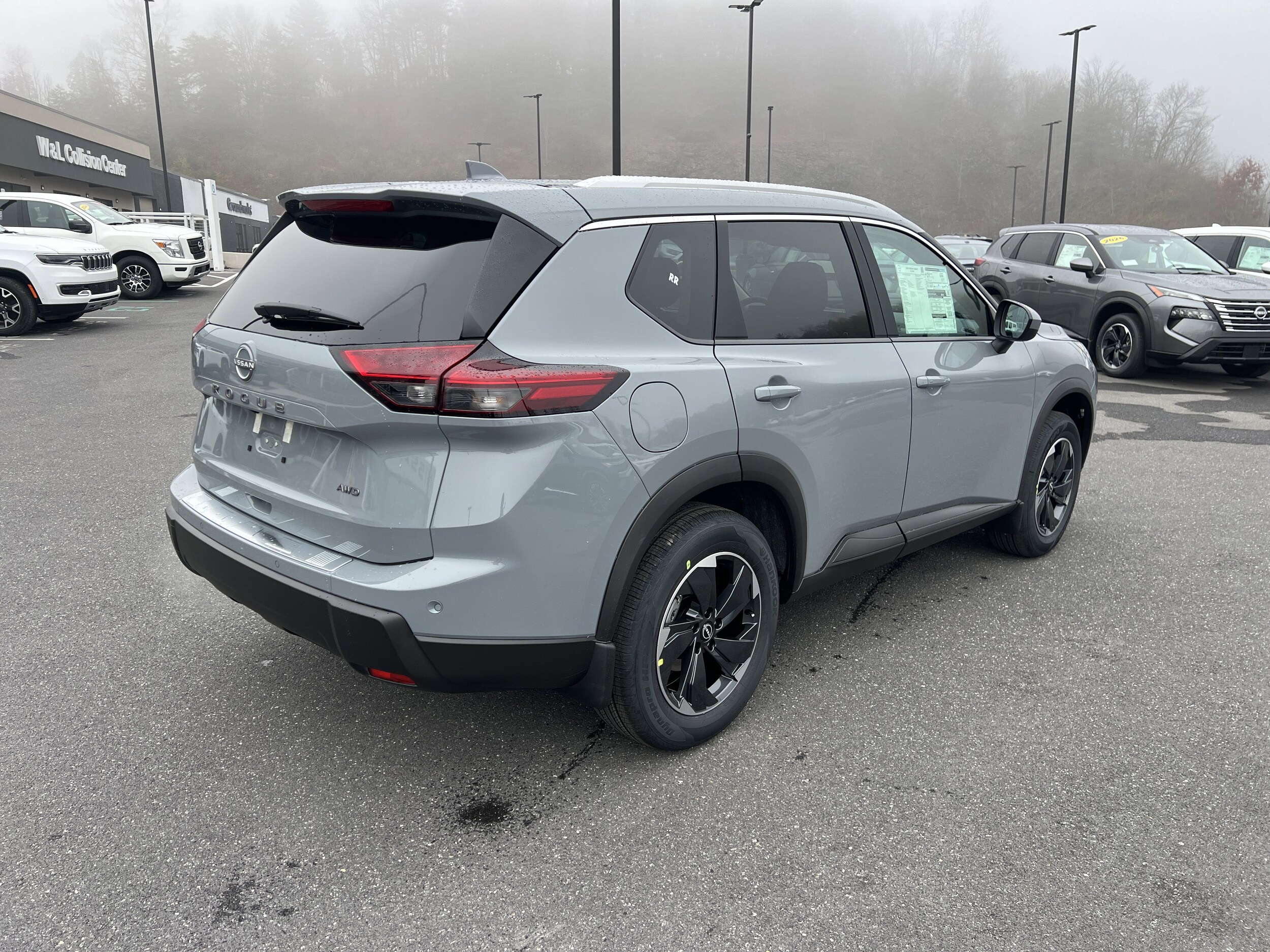2026 Nissan Rogue SV photo 2