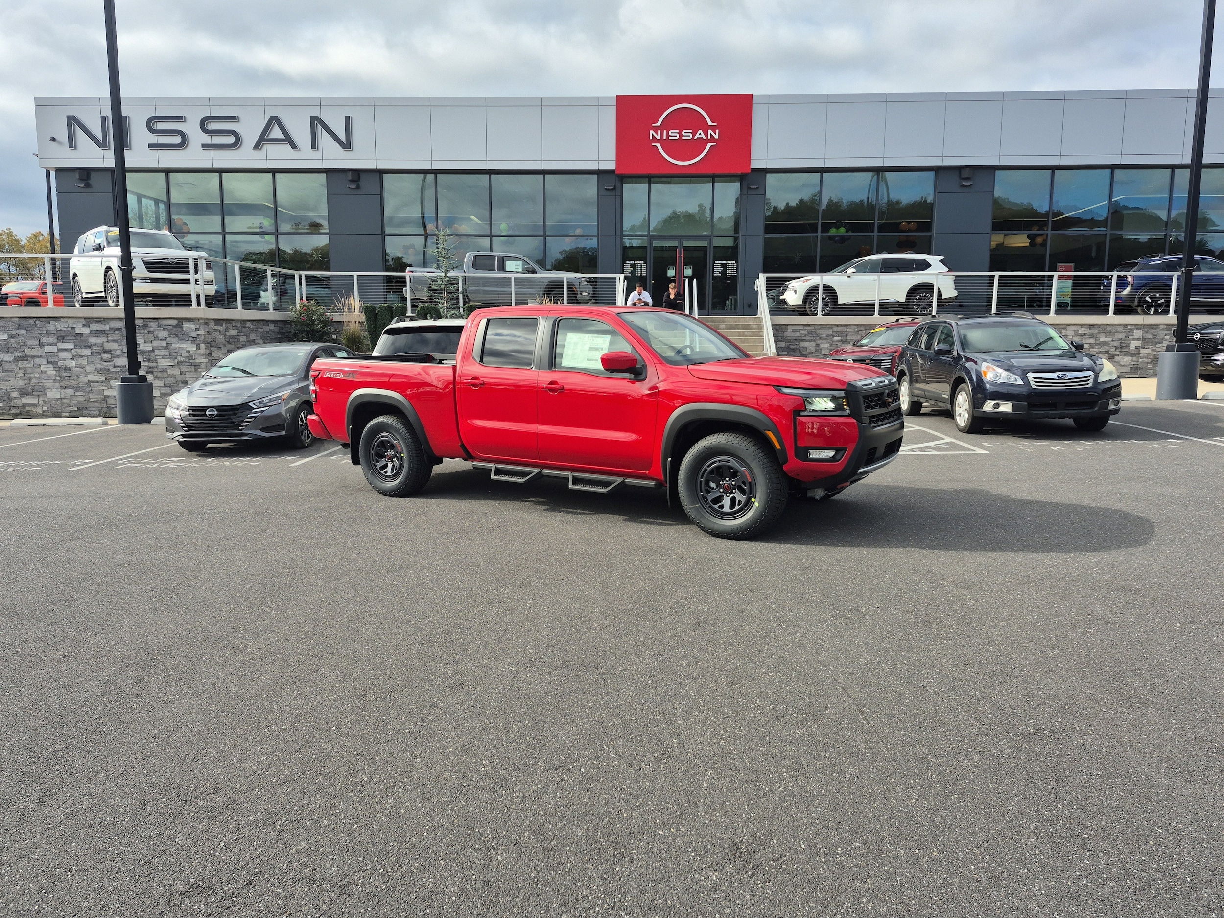 2026 Nissan Frontier PRO-4X's photo