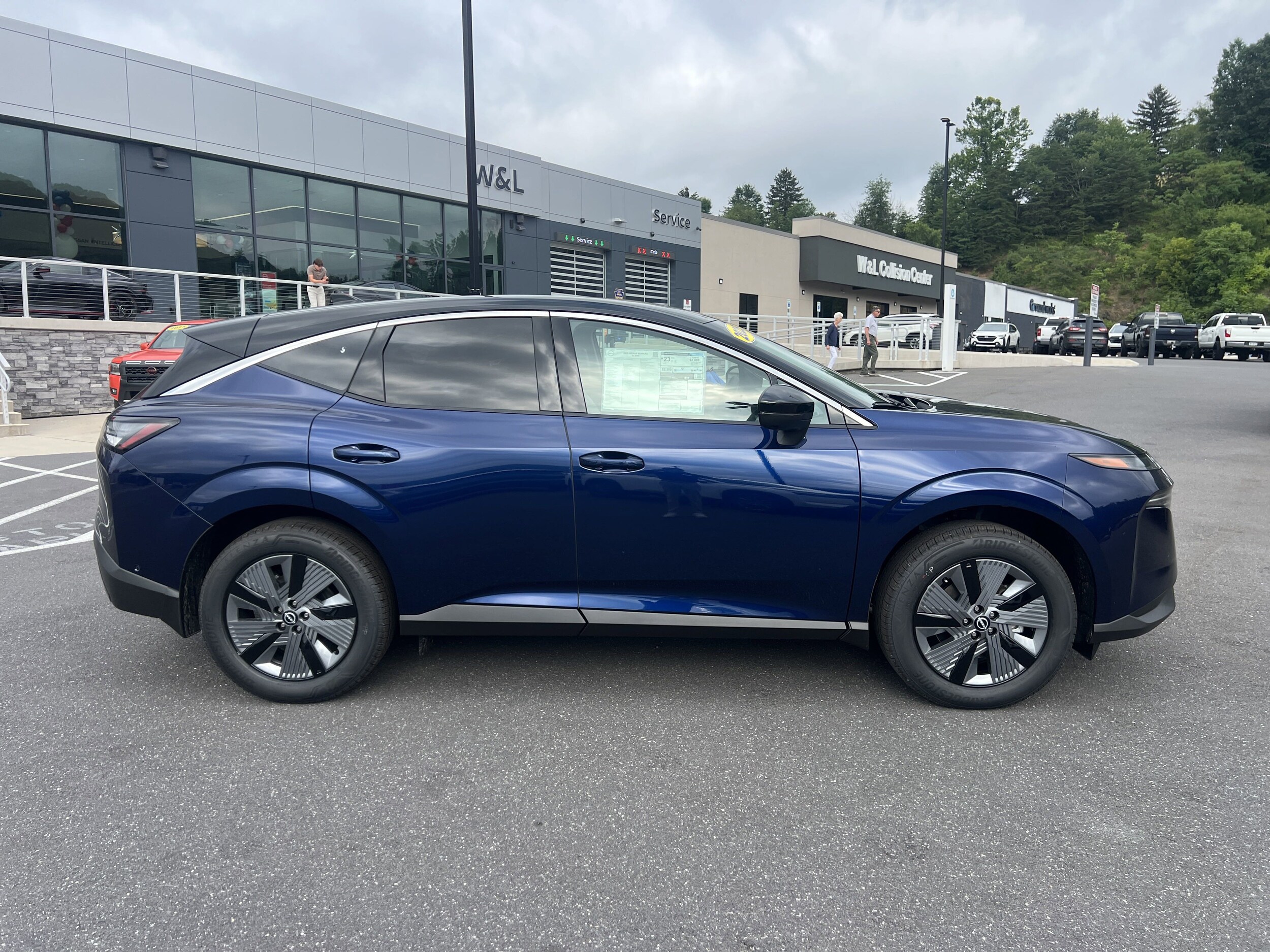 2025 Nissan Murano SL photo 2