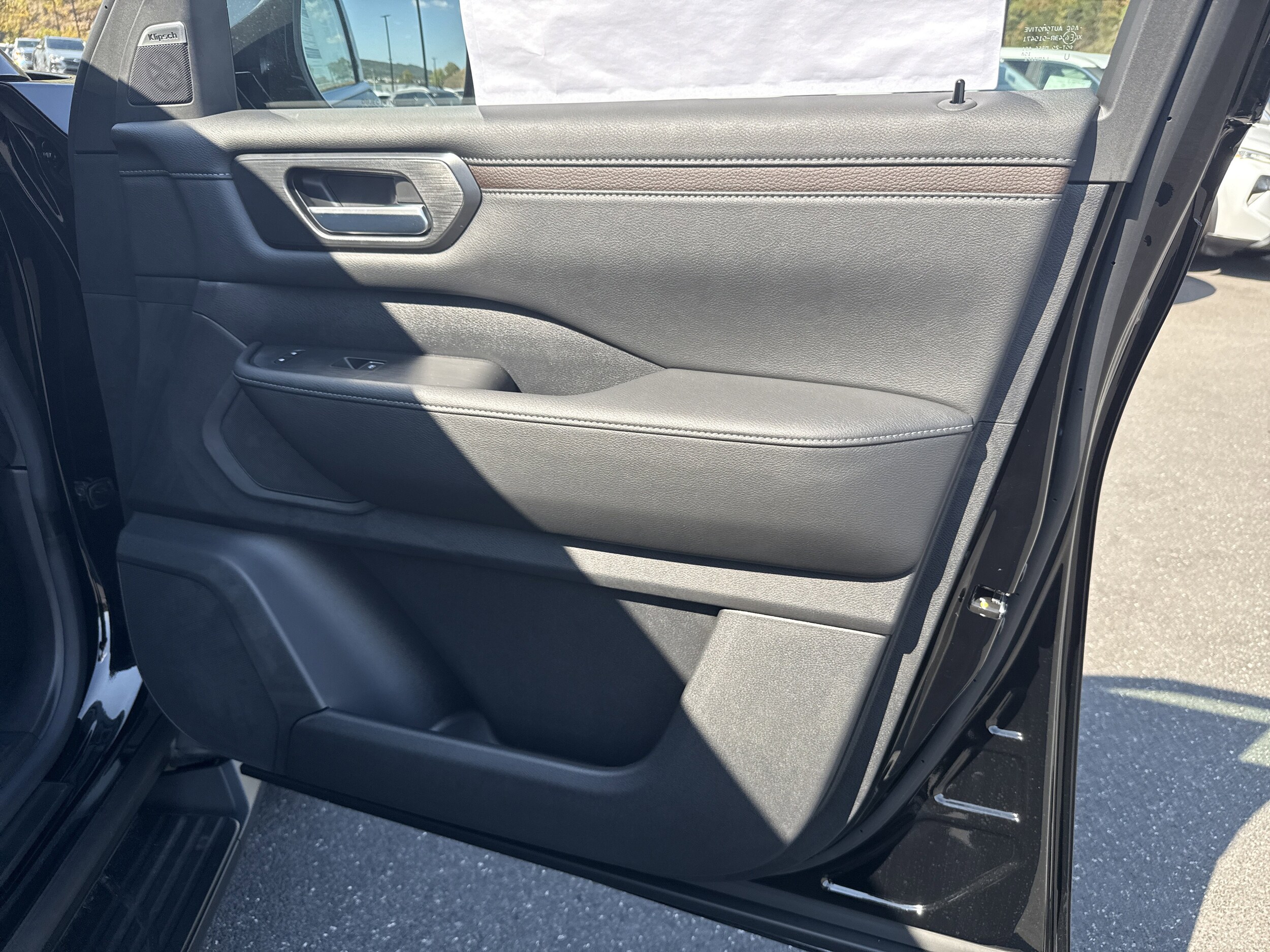 2026 Nissan Armada SL - Photo 9