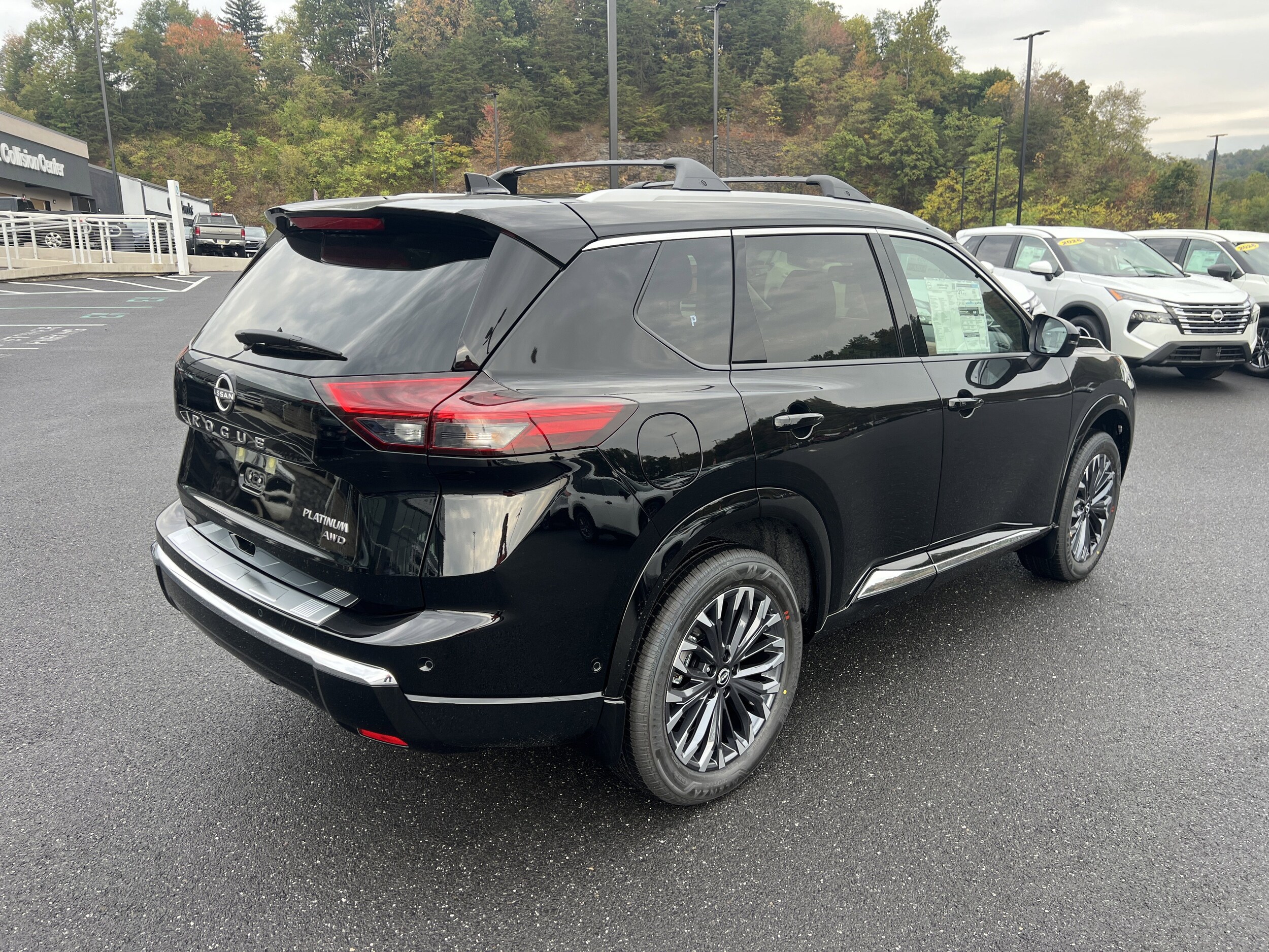 2026 Nissan Rogue Platinum photo 2