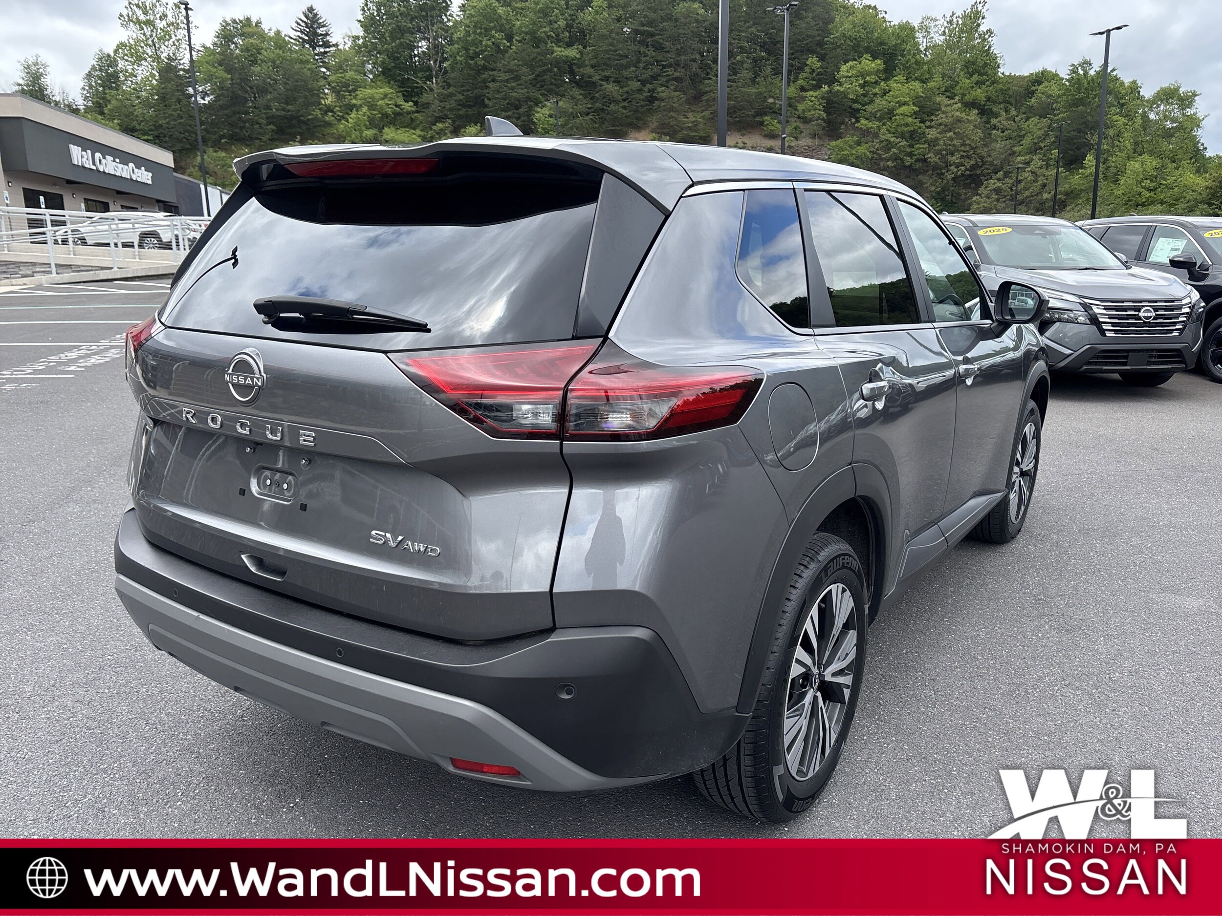 2023 Nissan Rogue SV photo 4