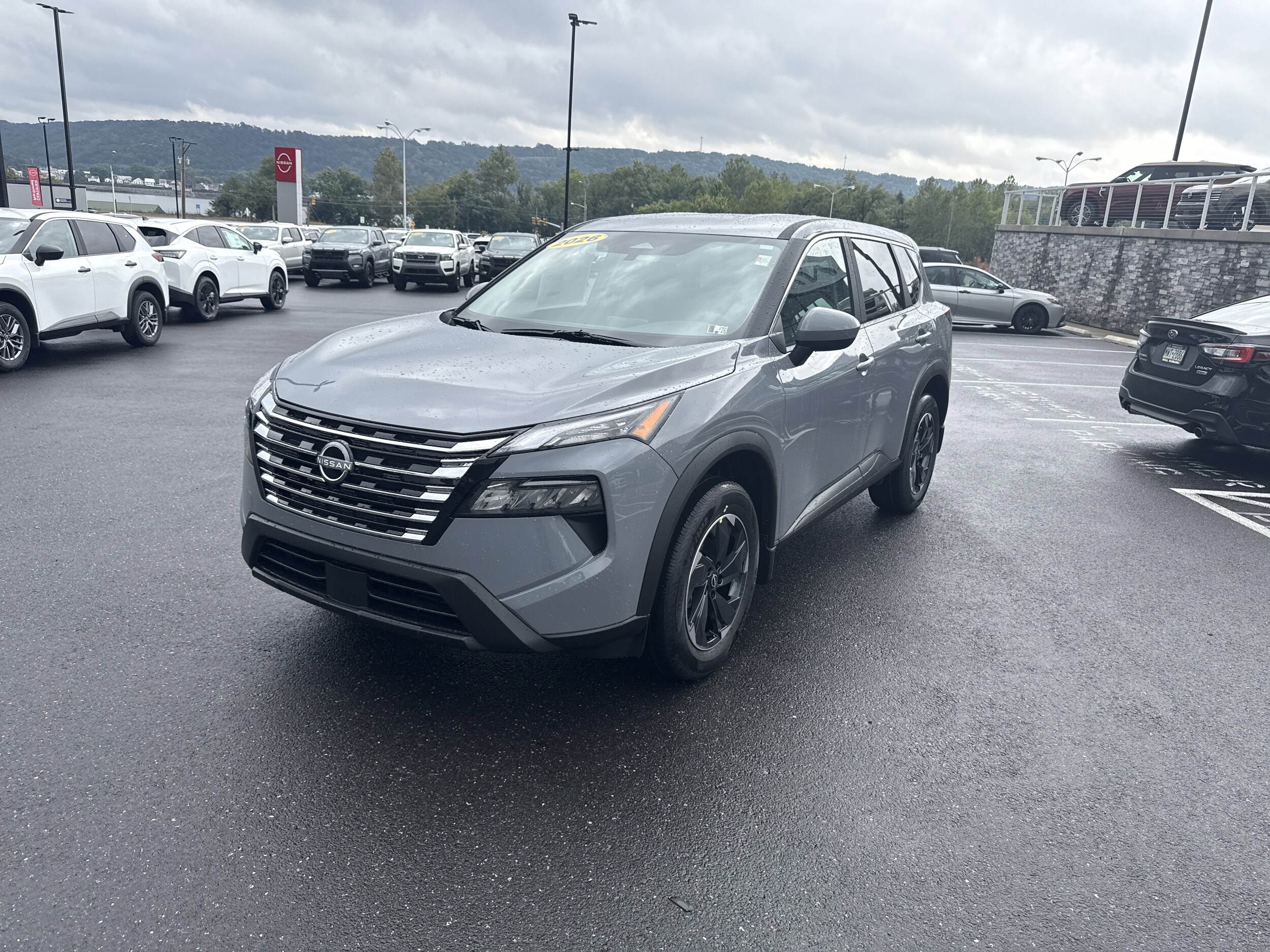 2026 Nissan Rogue SV photo 2