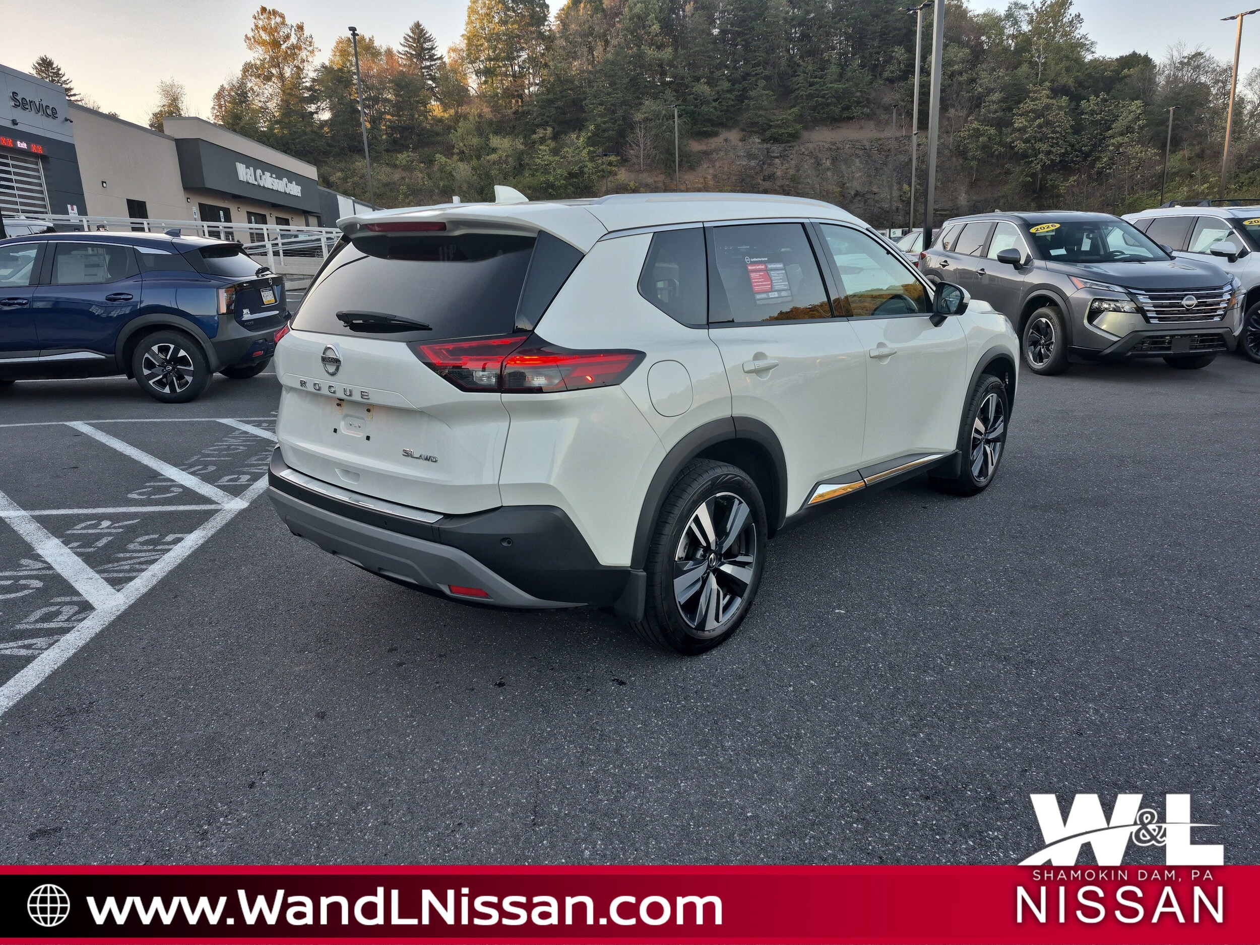 2021 Nissan Rogue SL photo 3