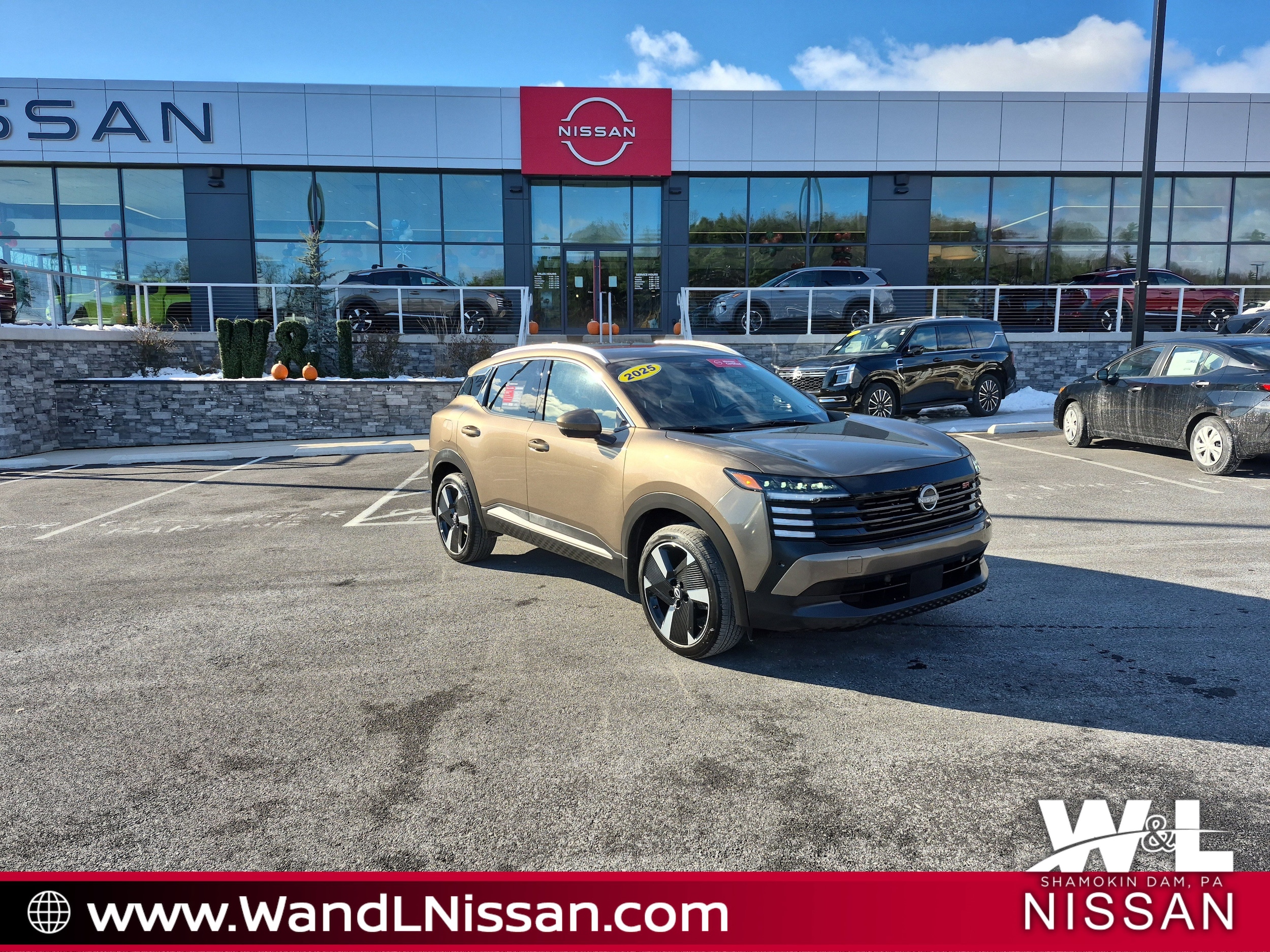 2025 Nissan Kicks SR AWD's photo