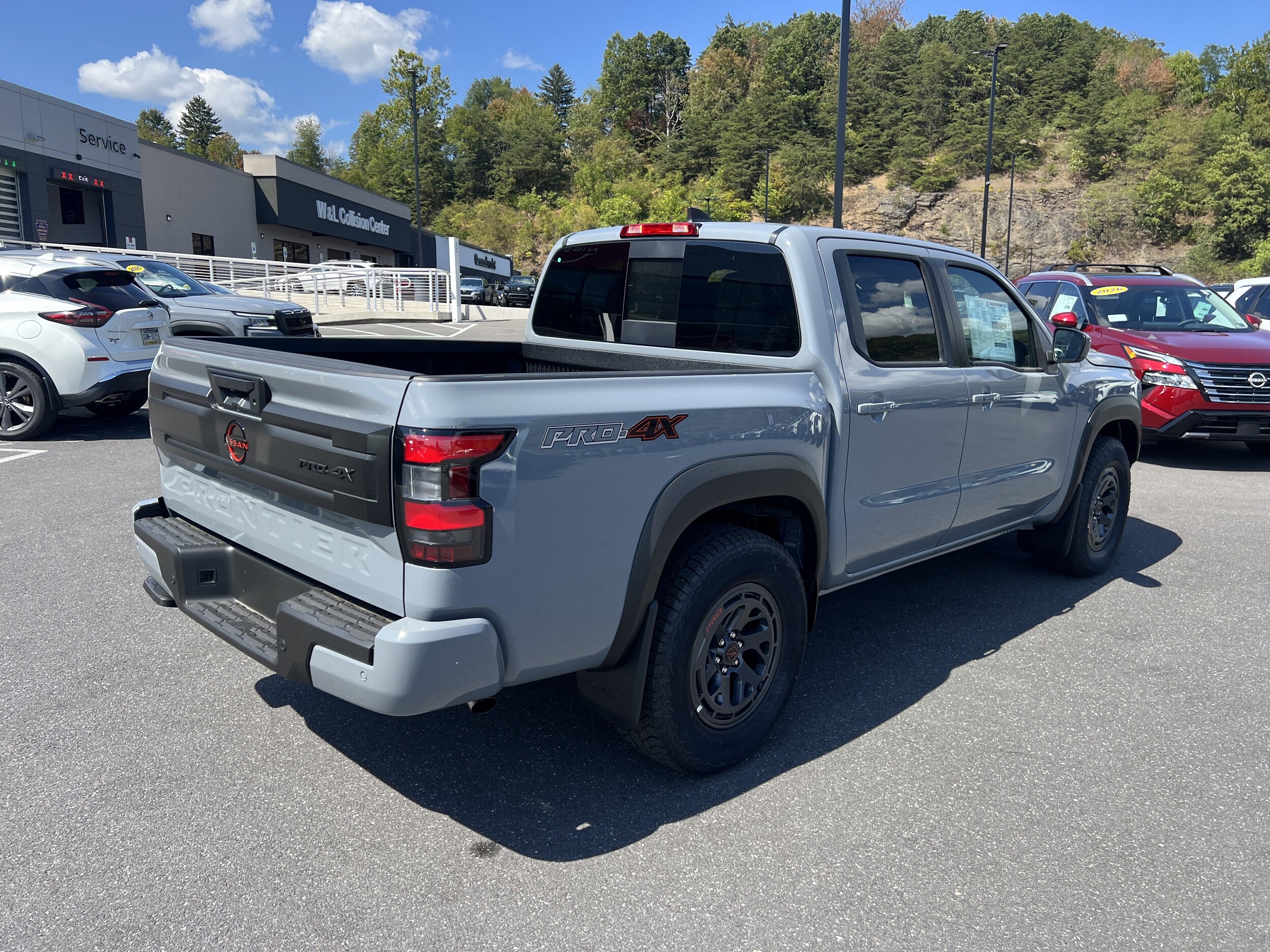 2025 Nissan Frontier PRO-4X photo 3