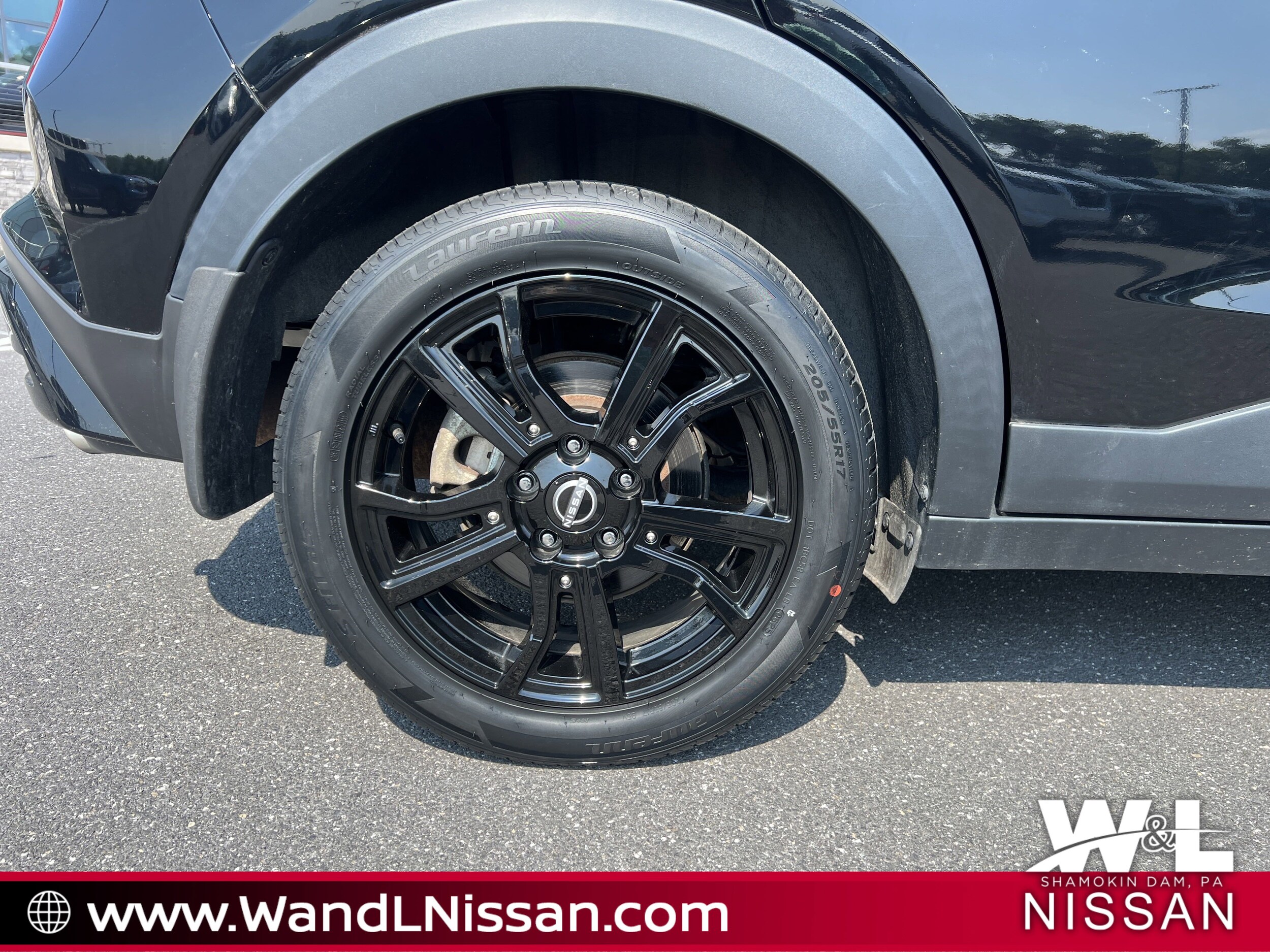 2022 Nissan Kicks SR photo 3