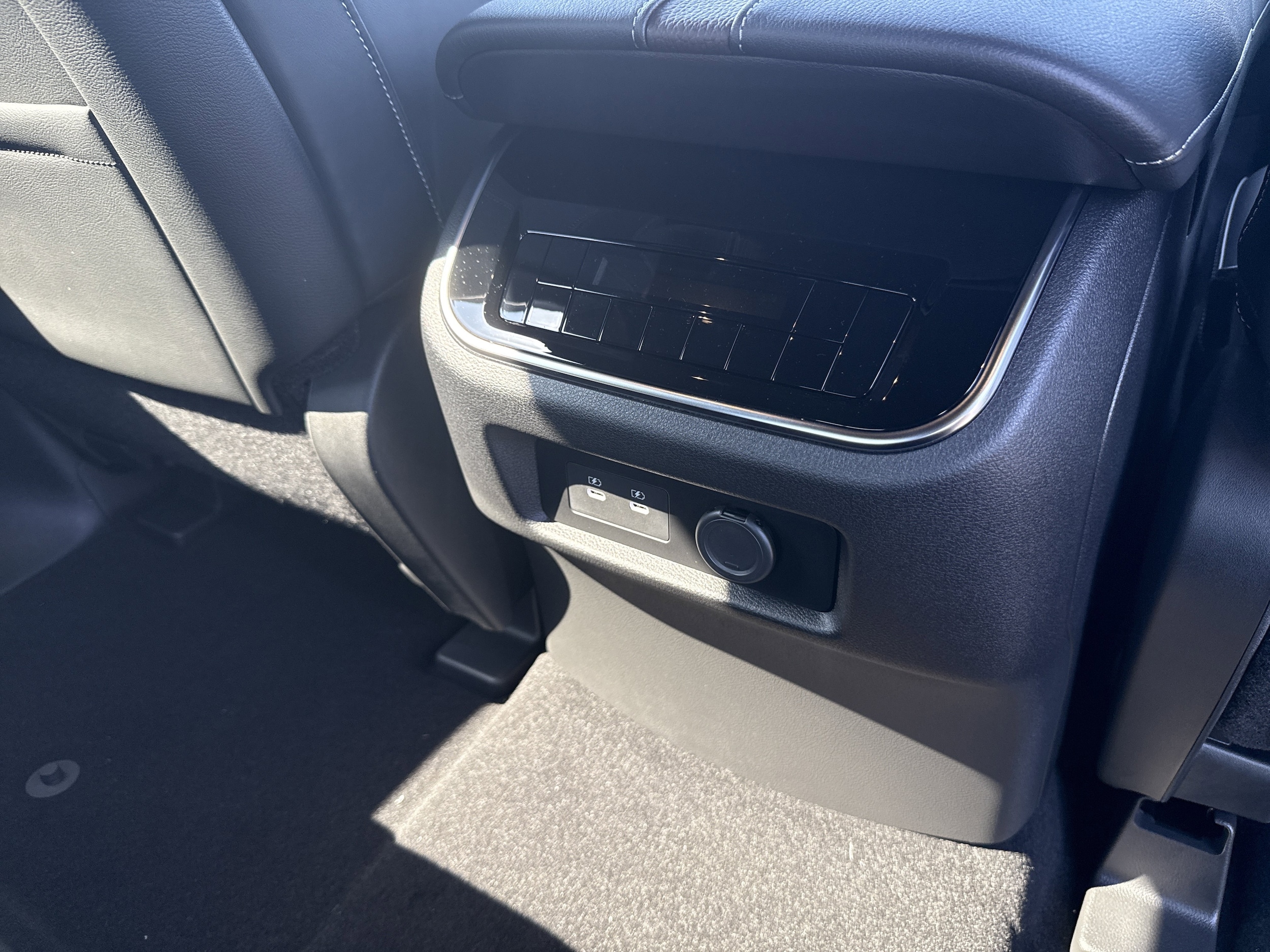 2026 Nissan Armada SL - Photo 14