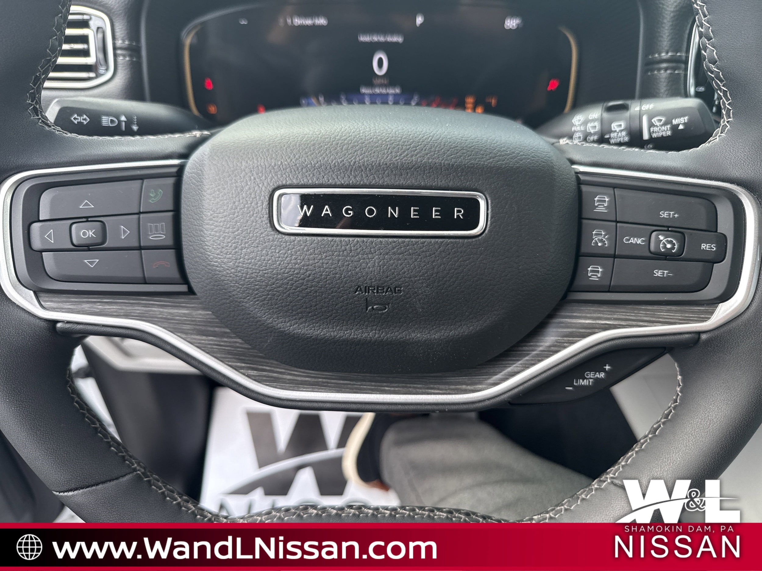 2023 Jeep Wagoneer Series III - Photo 23