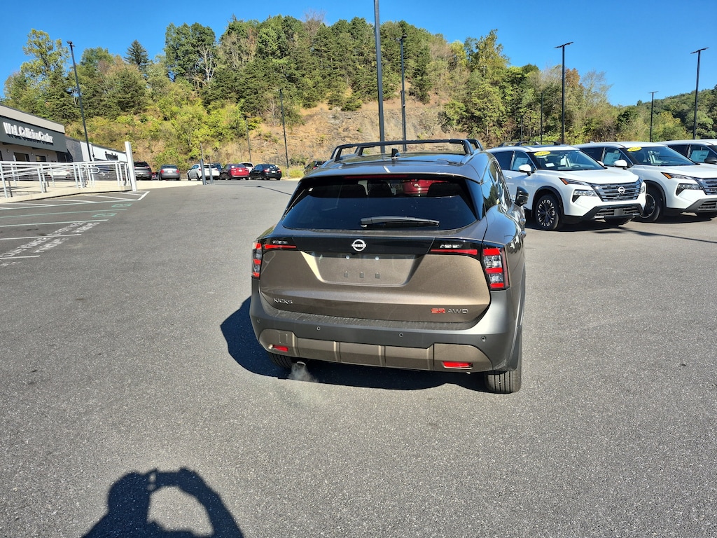 New 2026 Nissan Kicks SR SUV