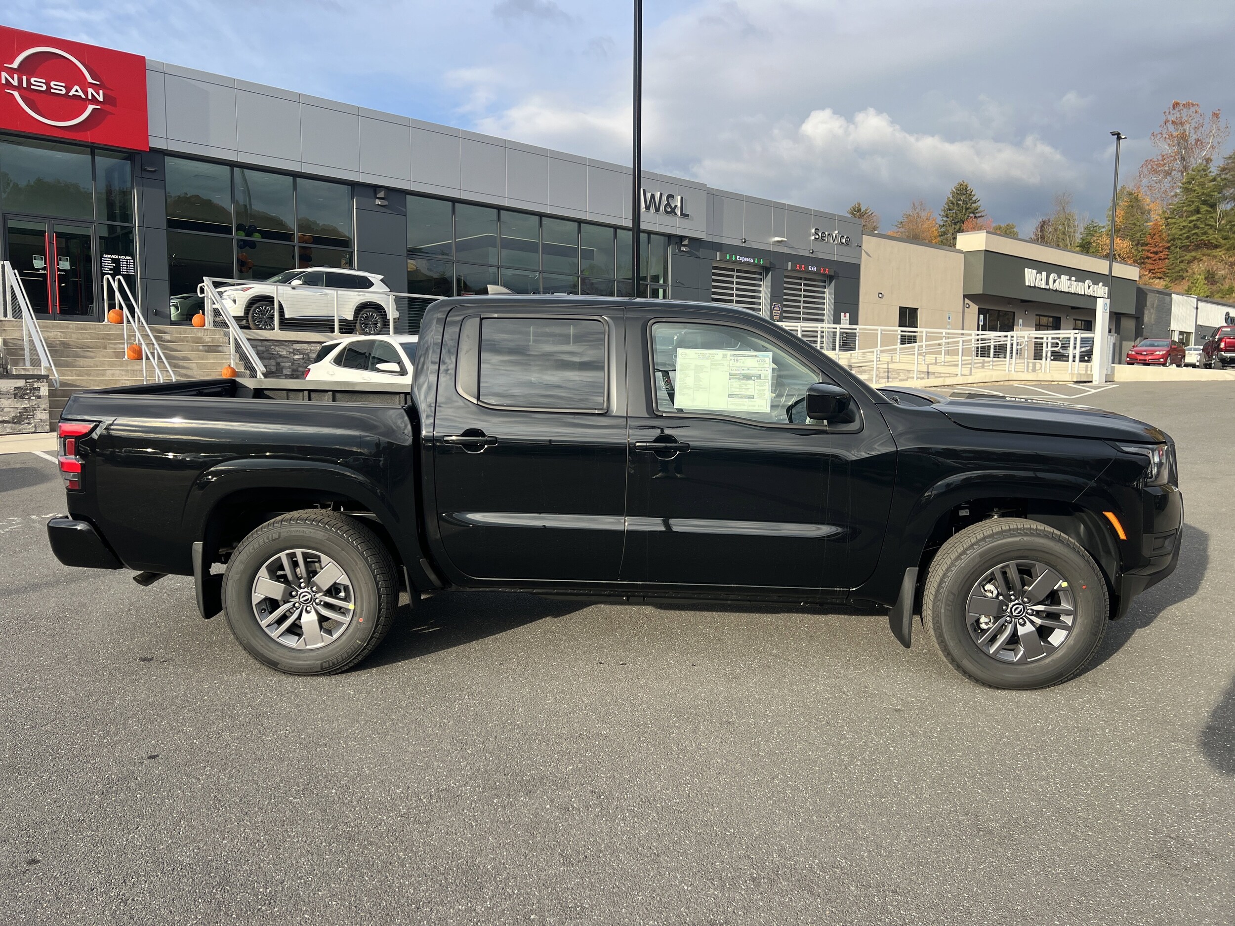 2026 Nissan Frontier SV photo 2