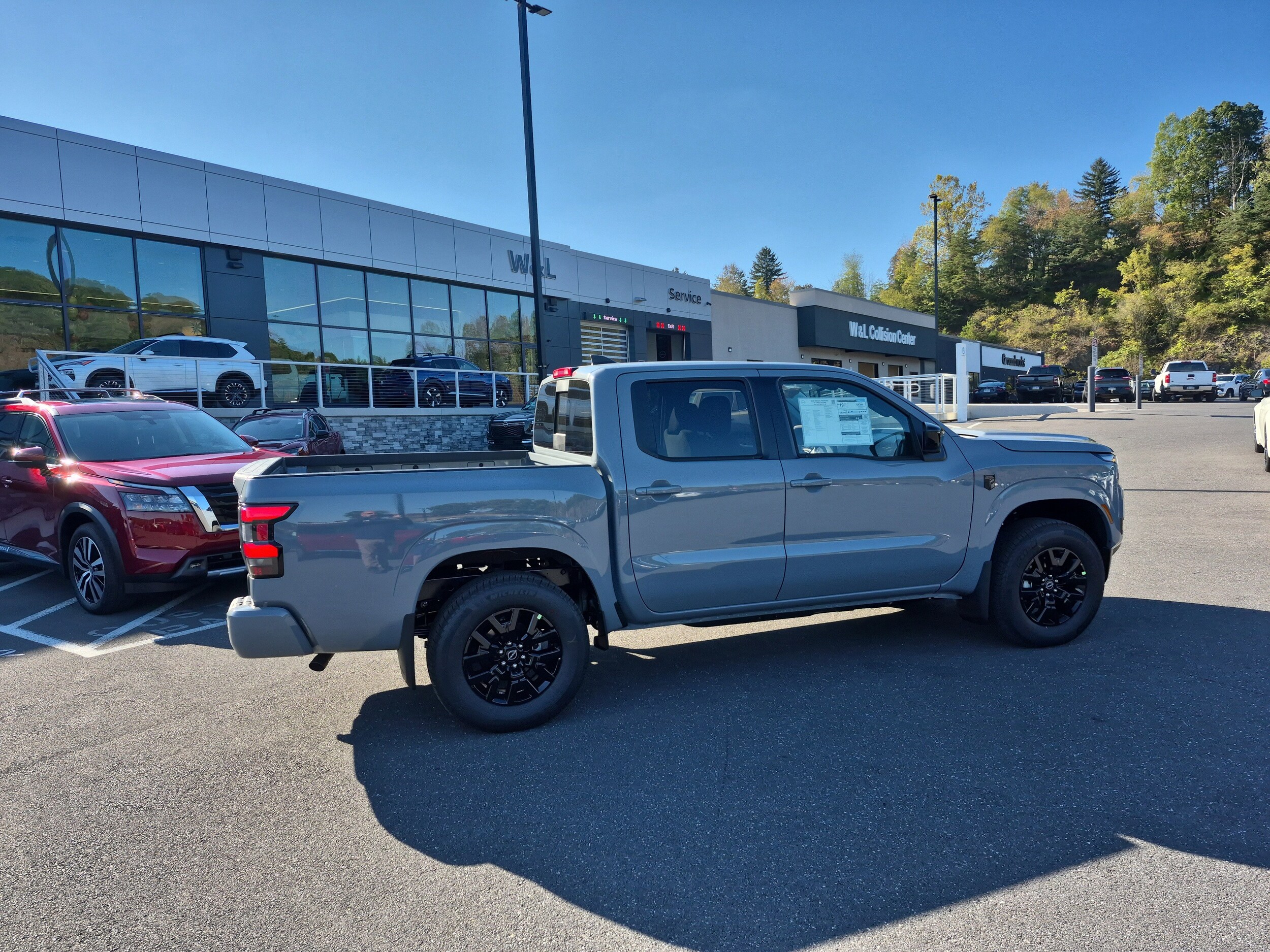 2026 Nissan Frontier SV photo 2