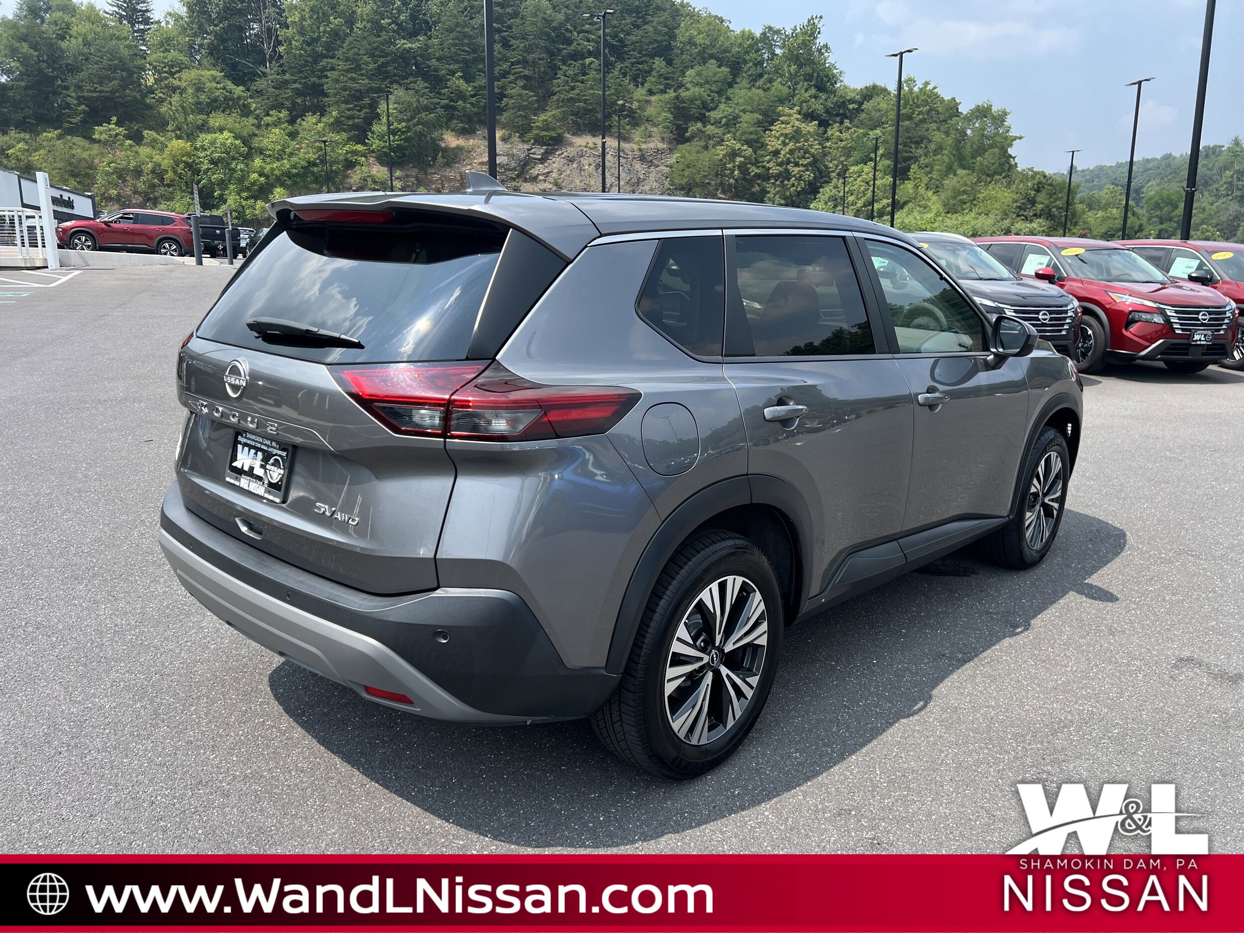 2023 Nissan Rogue SV photo 2