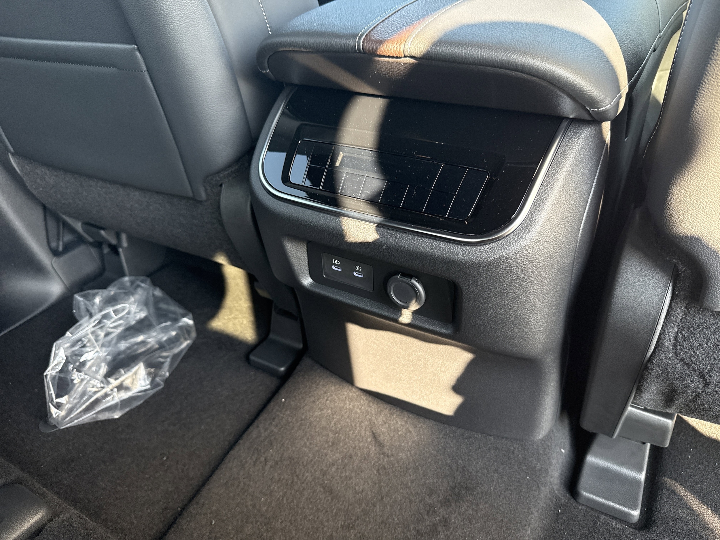 2026 Nissan Armada SL - Photo 14