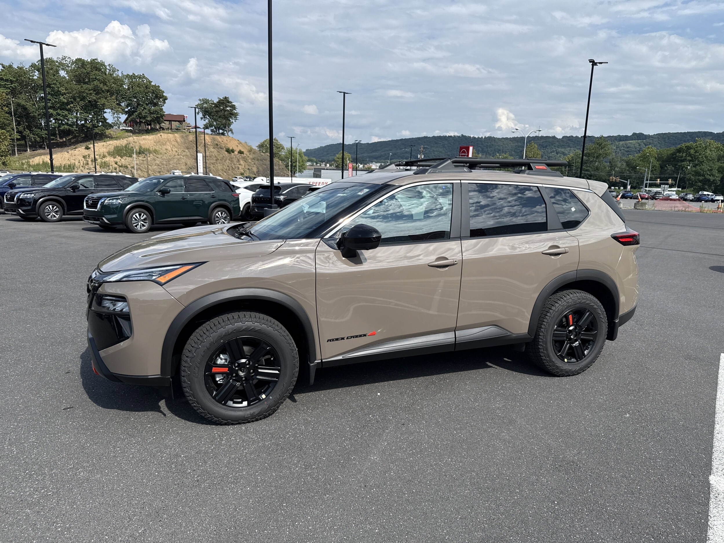 2026 Nissan Rogue SV photo 4