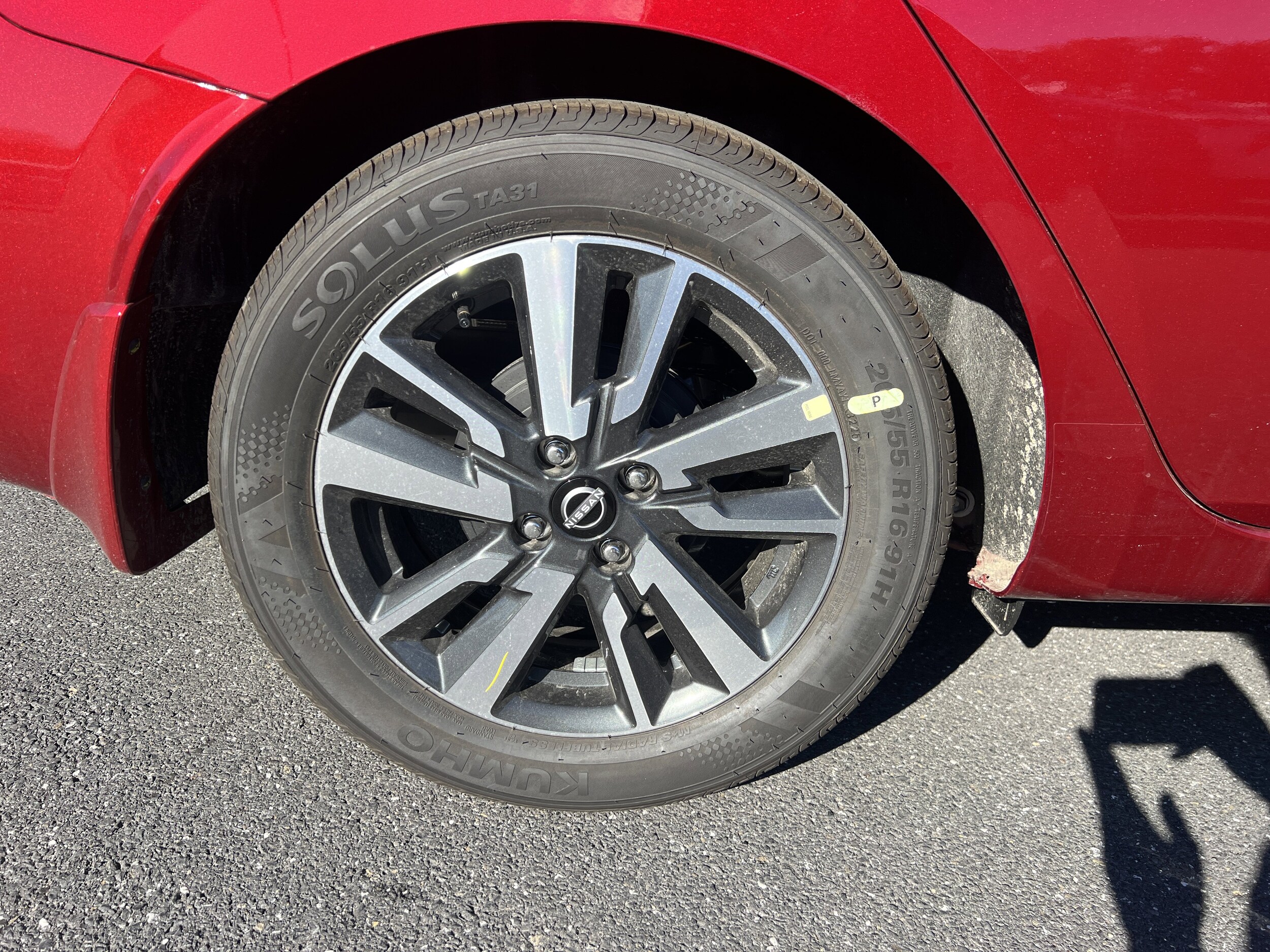 2025 Nissan Versa SV photo 3