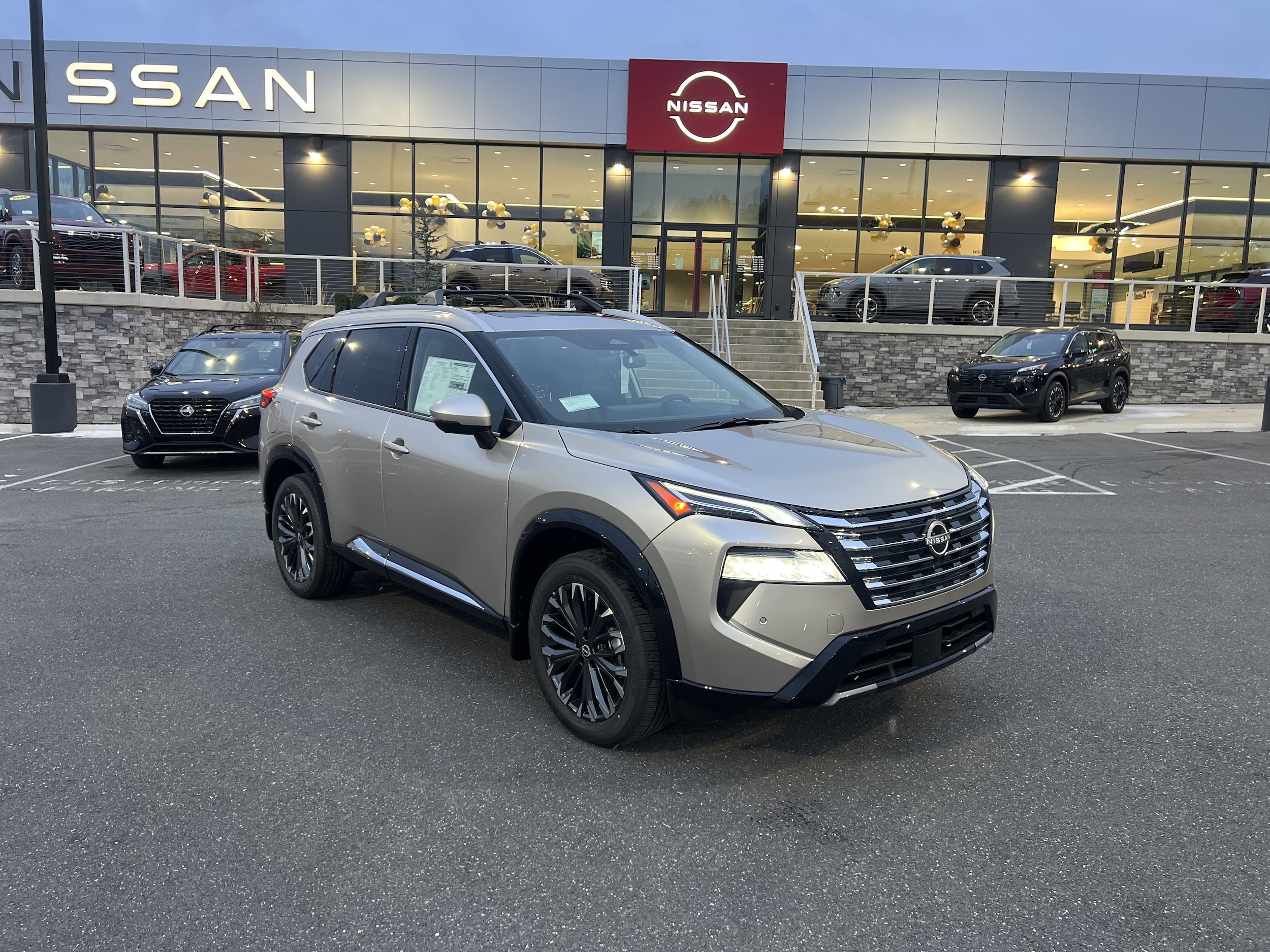 2026 Nissan Rogue Platinum's photo