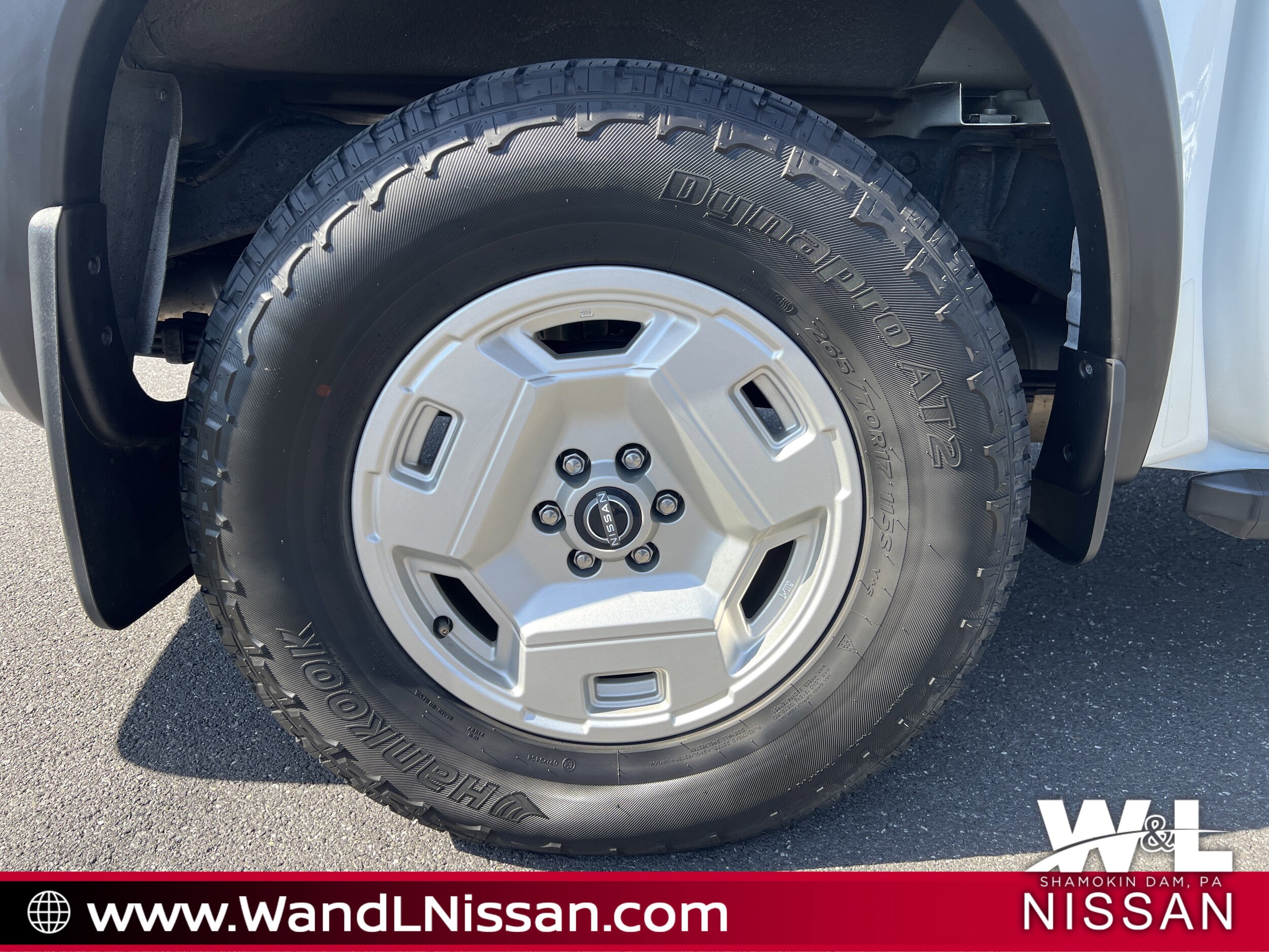 2024 Nissan Frontier Hardbody Edition photo 2