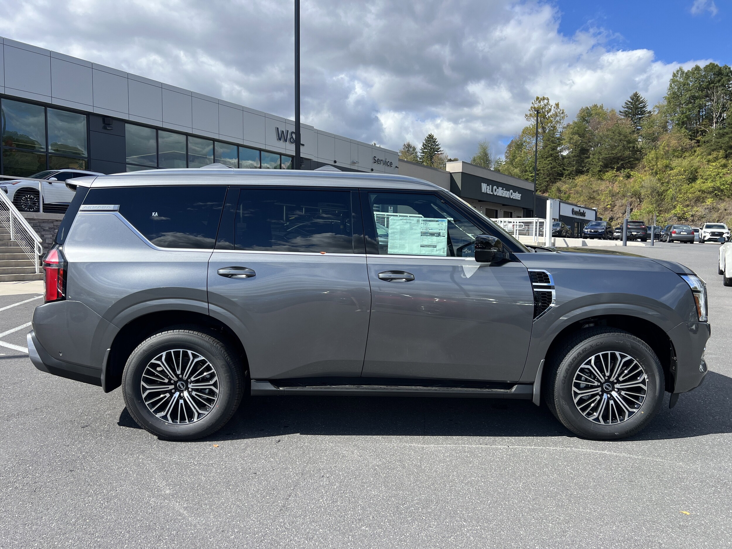 2026 Nissan Armada SL photo 2